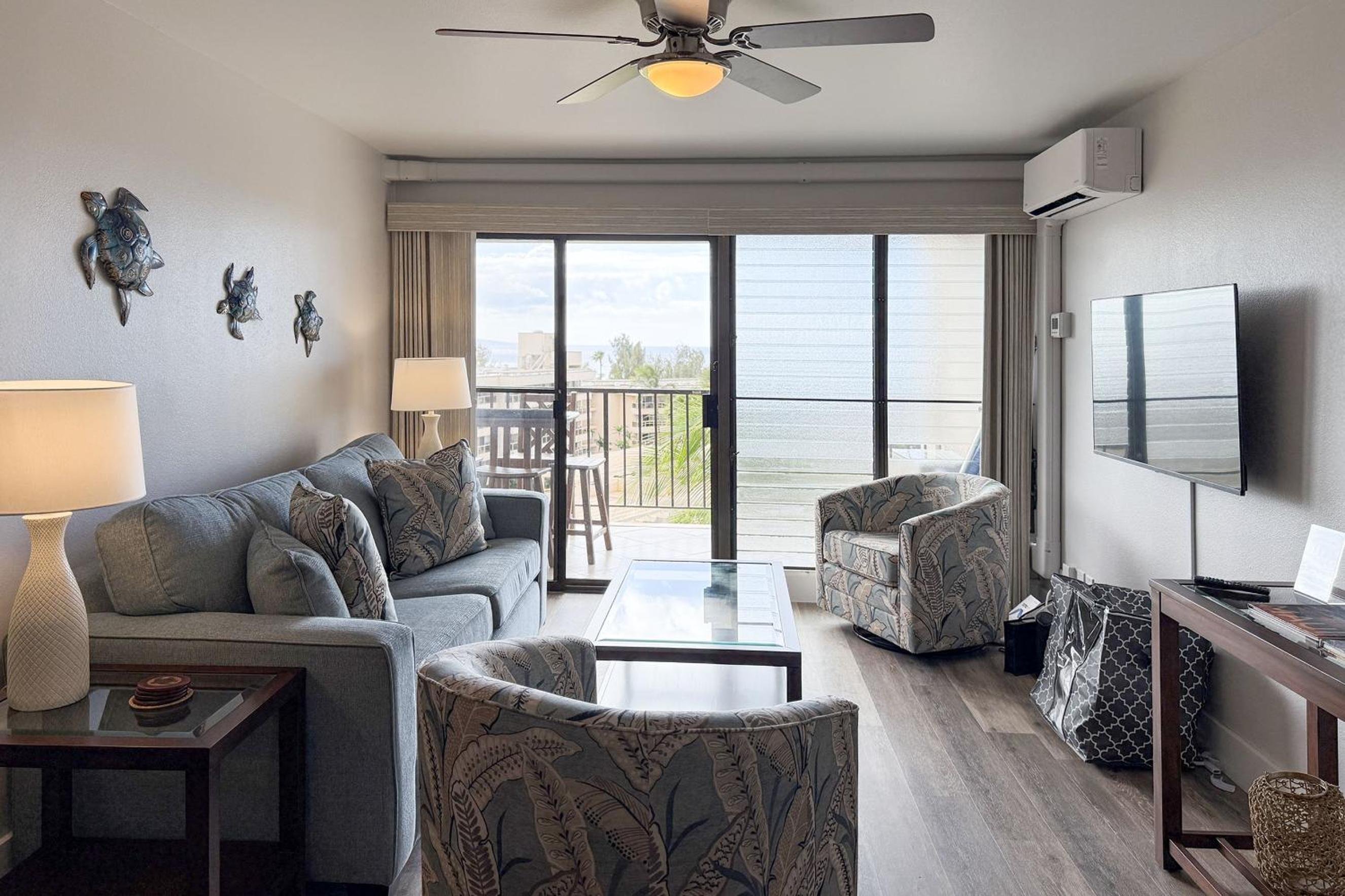 Kihei Akahi D-515: Newly Renovated Ocean View, No Carpet, 3 Zone Split AC, Wi-Fi