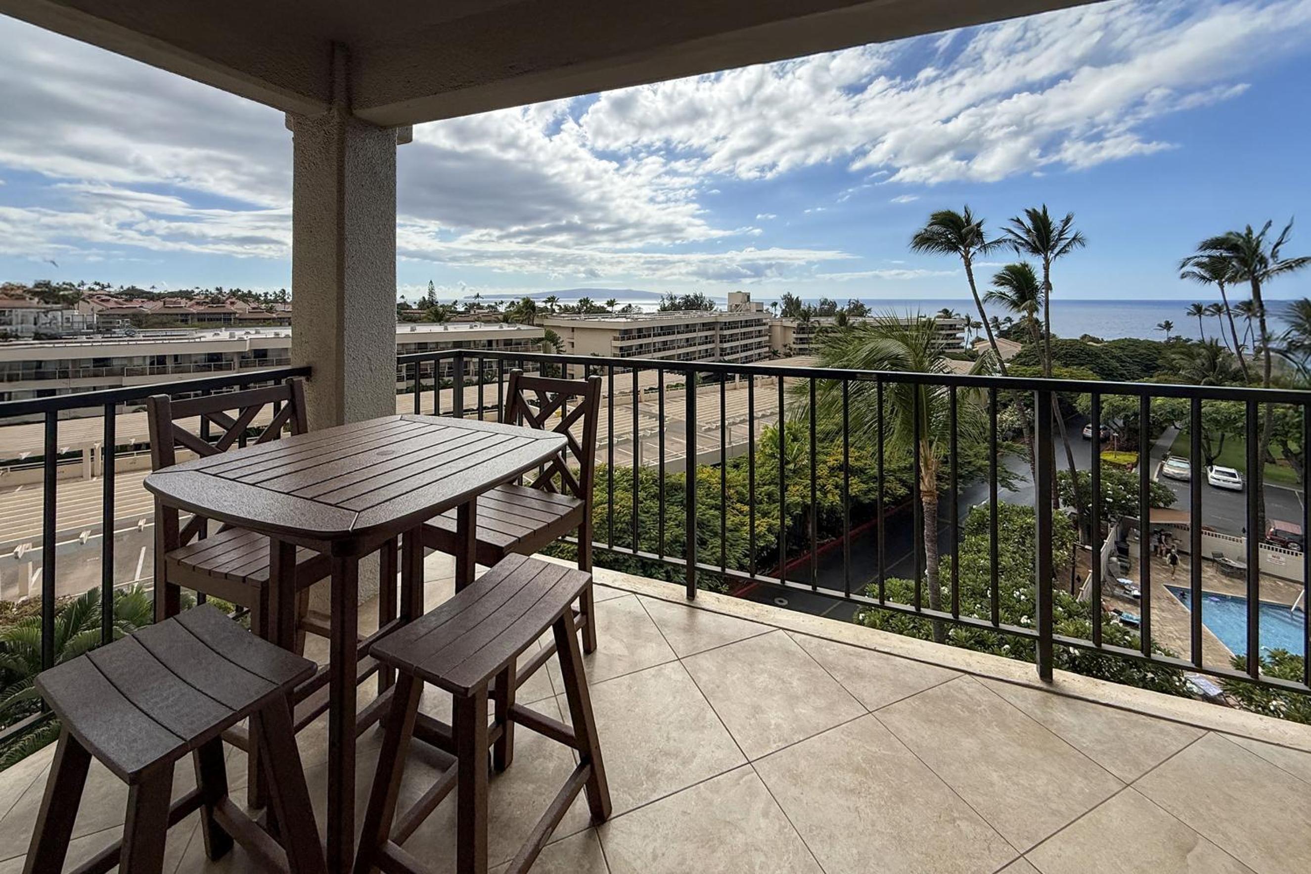 Kihei Akahi D-515: Newly Renovated Ocean View, No Carpet, 3 Zone Split AC, Wi-Fi