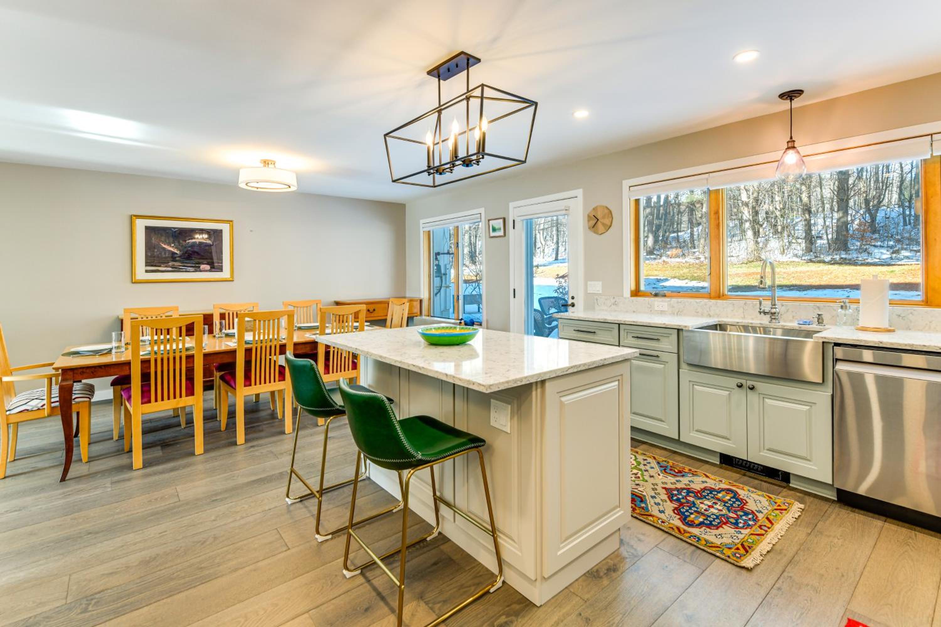 Shuttle to Slopes Mtn Condo Less Than 1 Mi to Sugarbush