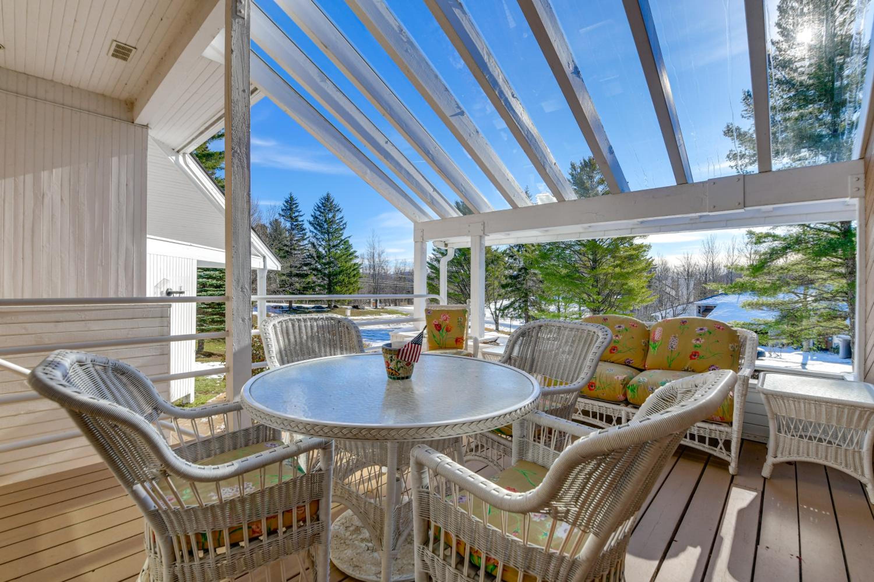 Shuttle to Slopes Mtn Condo Less Than 1 Mi to Sugarbush