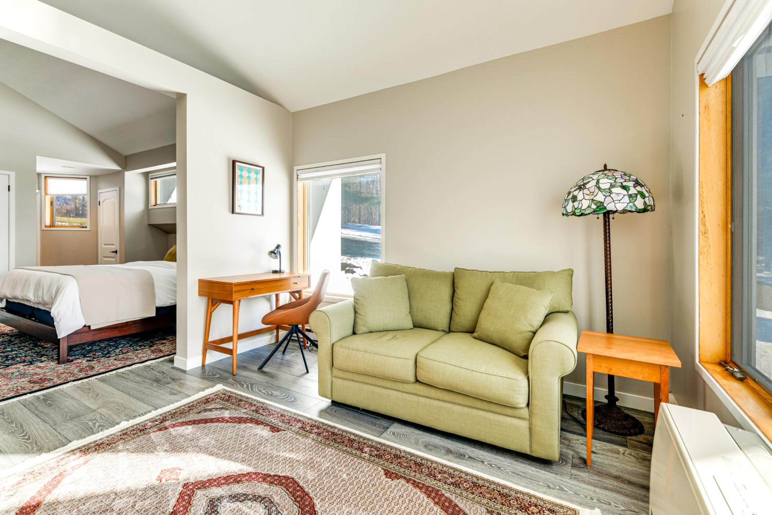 Shuttle to Slopes Mtn Condo Less Than 1 Mi to Sugarbush
