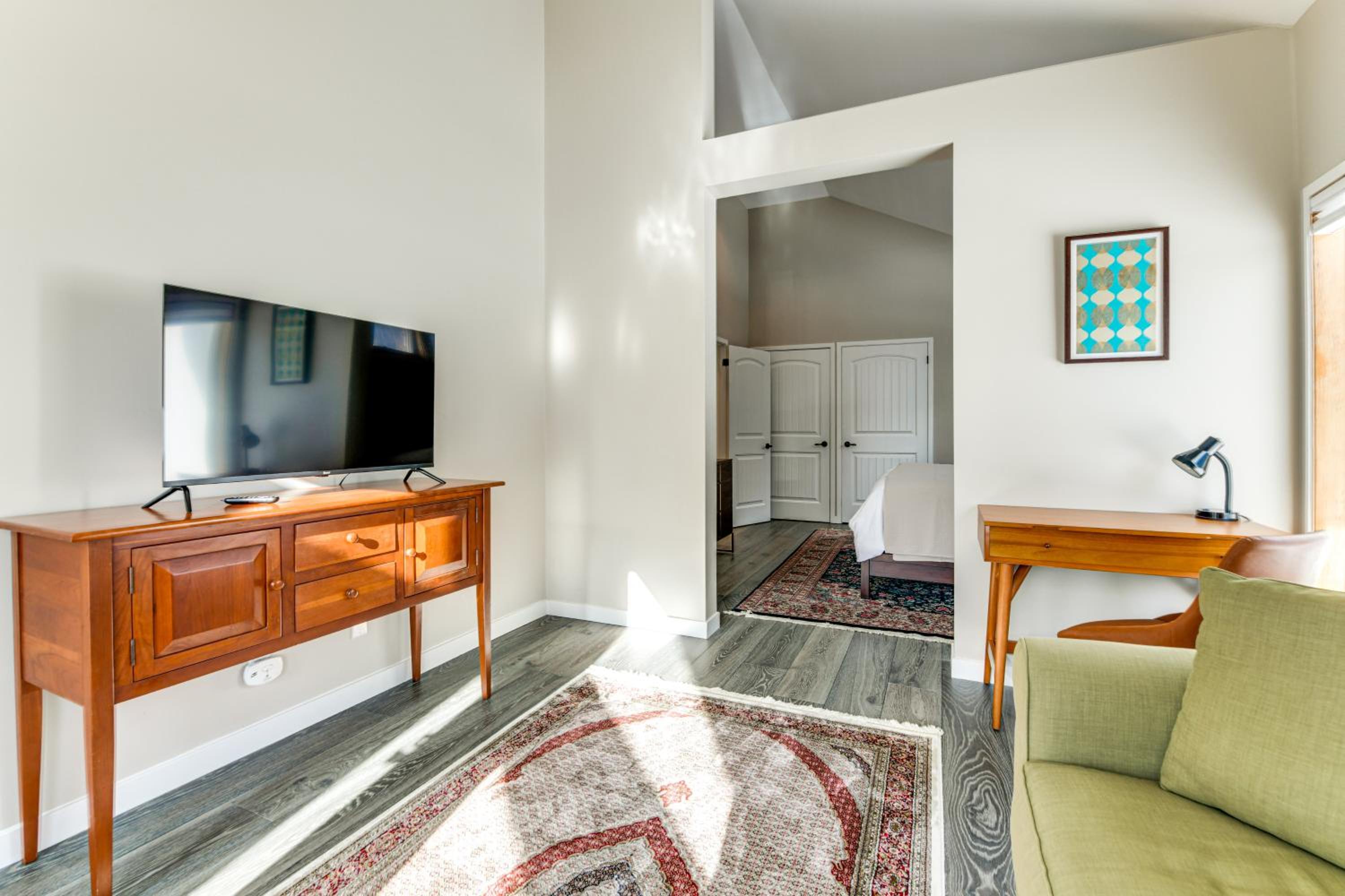 Shuttle to Slopes Mtn Condo Less Than 1 Mi to Sugarbush