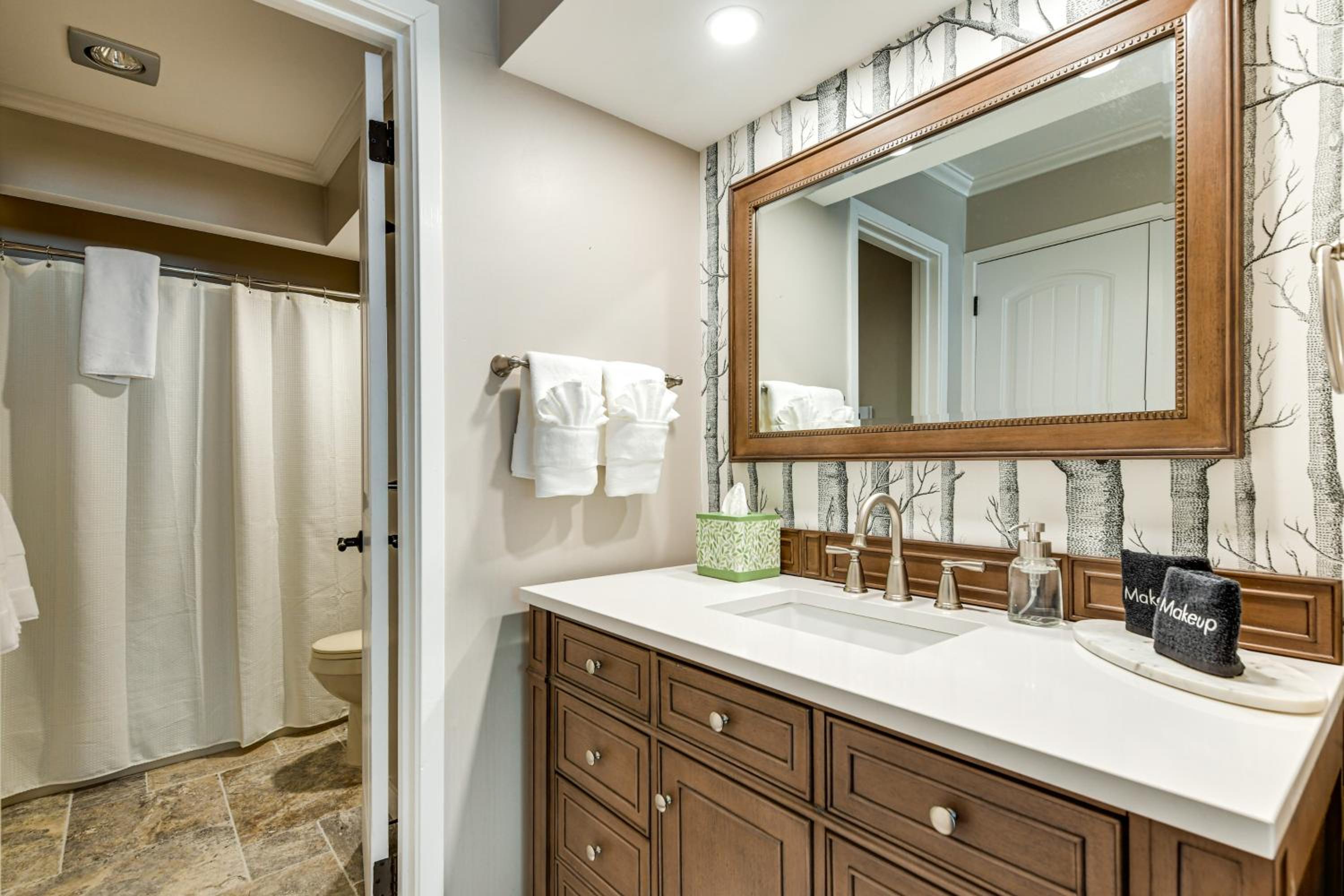 Shuttle to Slopes Mtn Condo Less Than 1 Mi to Sugarbush