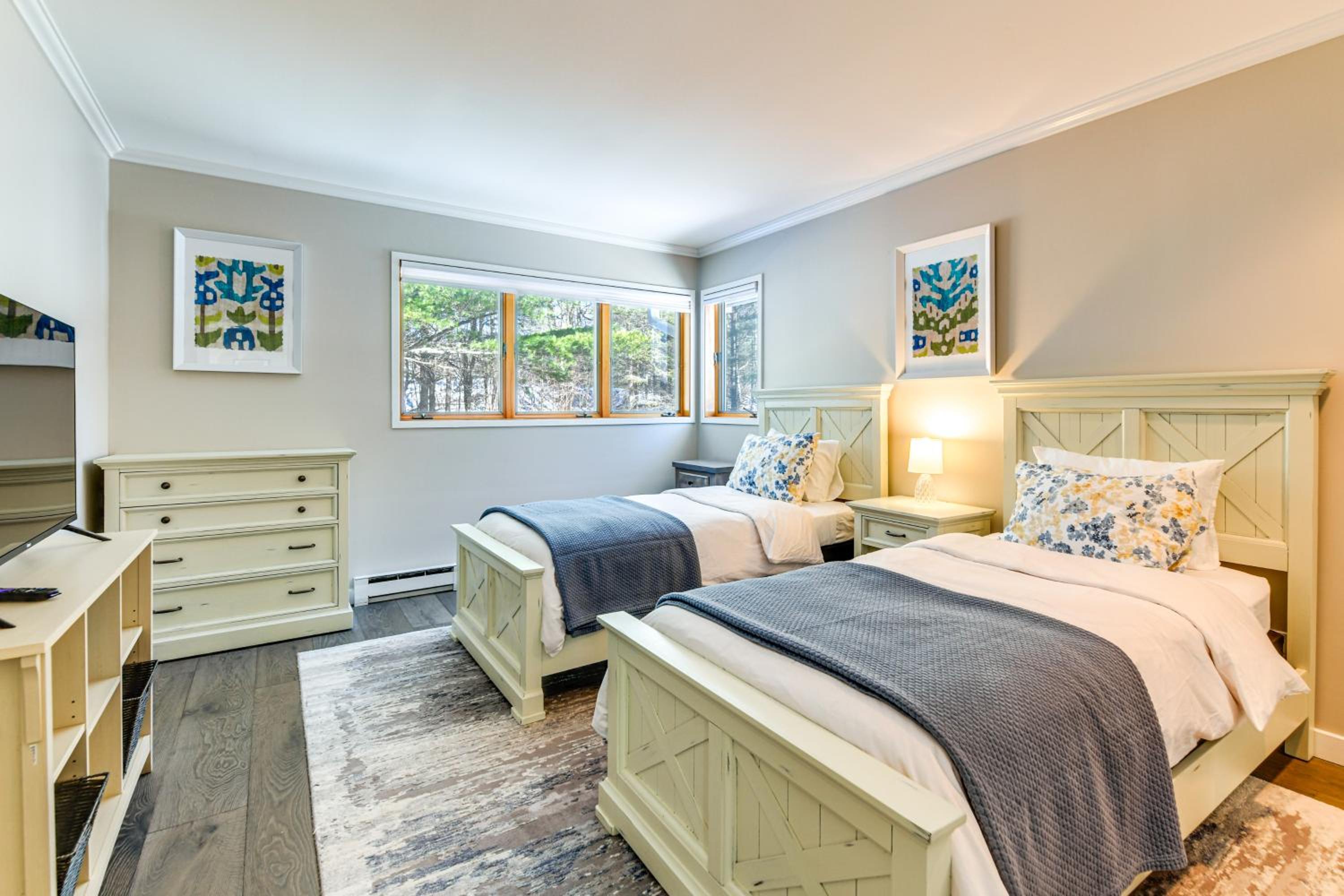 Shuttle to Slopes Mtn Condo Less Than 1 Mi to Sugarbush