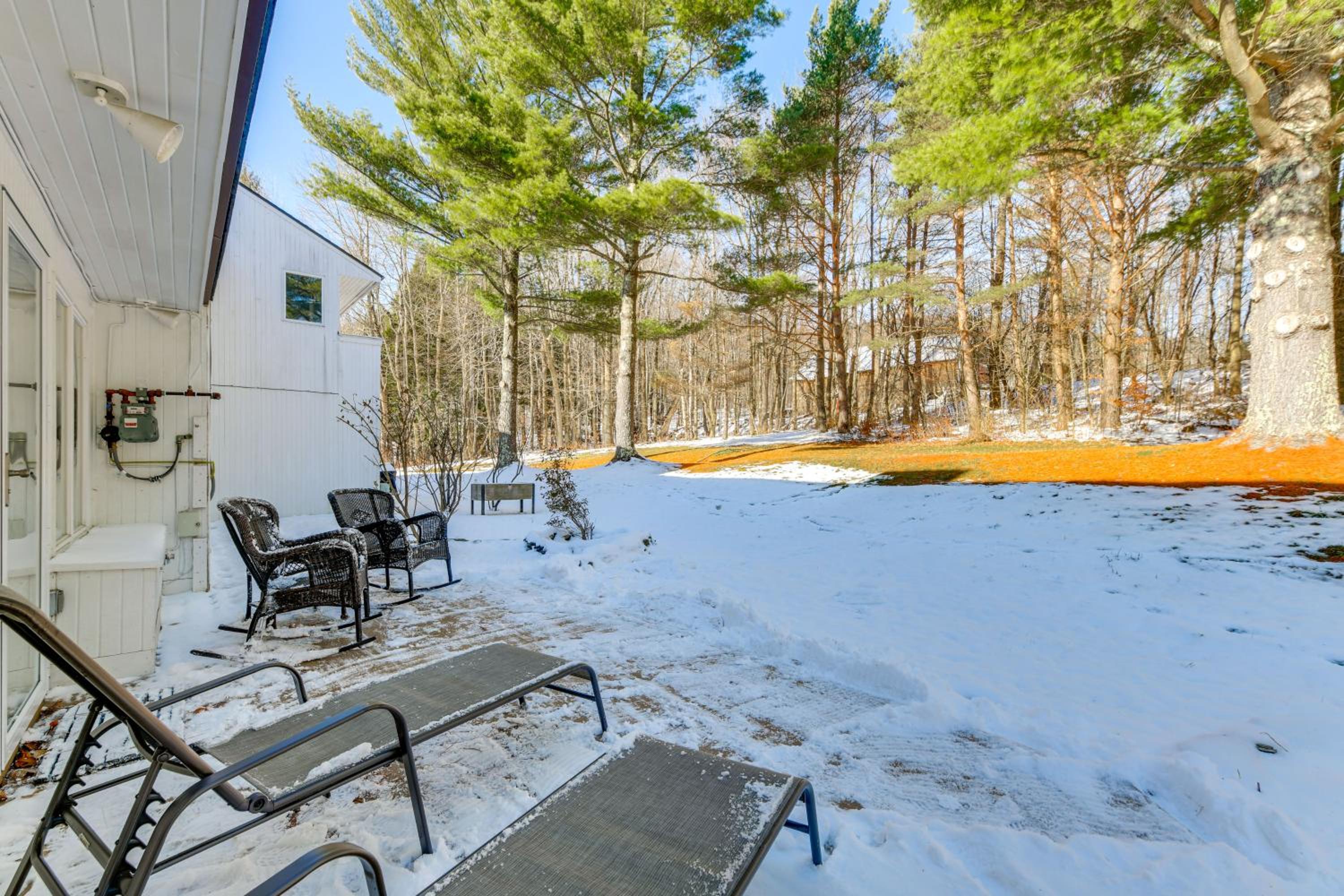 Shuttle to Slopes Mtn Condo Less Than 1 Mi to Sugarbush