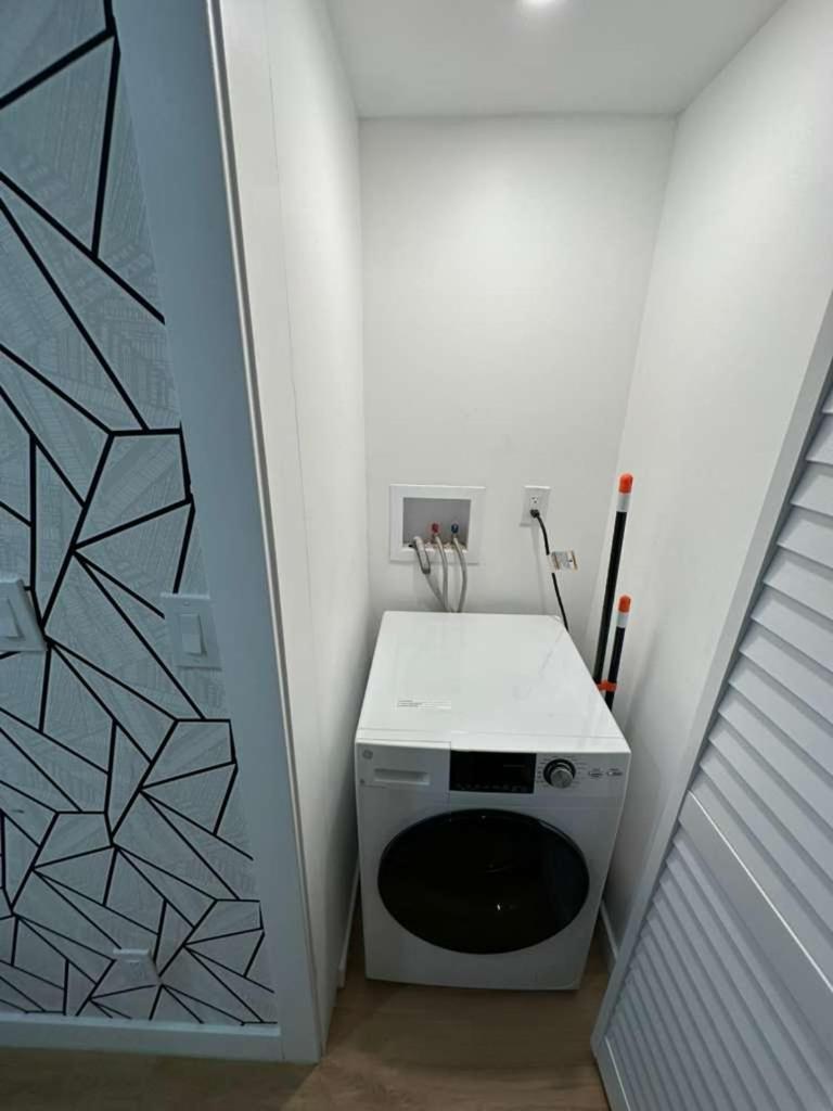 The View - Direct Bus Time Square NYC Breakfast Included - B