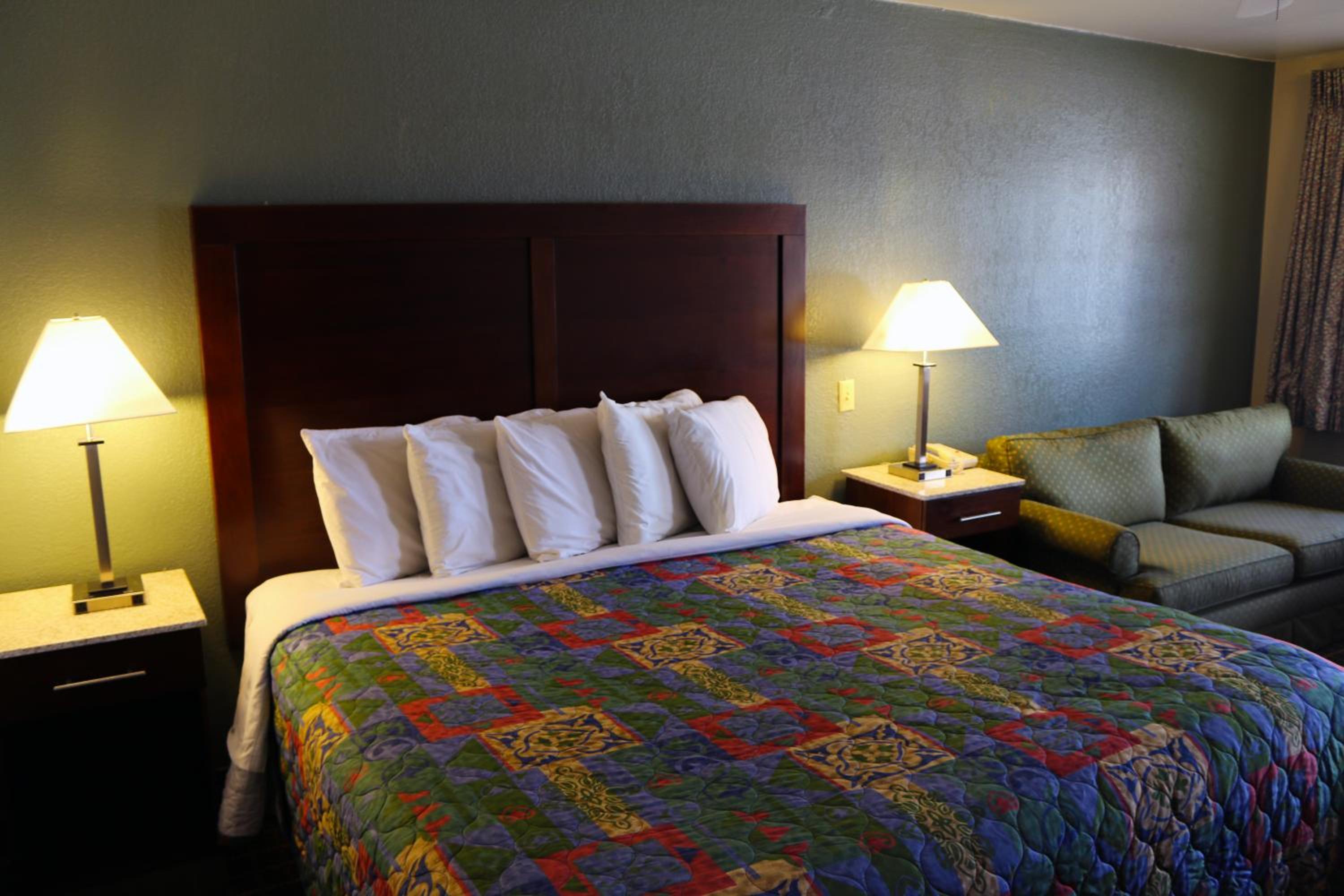 Great Western Inn & Suites view 4