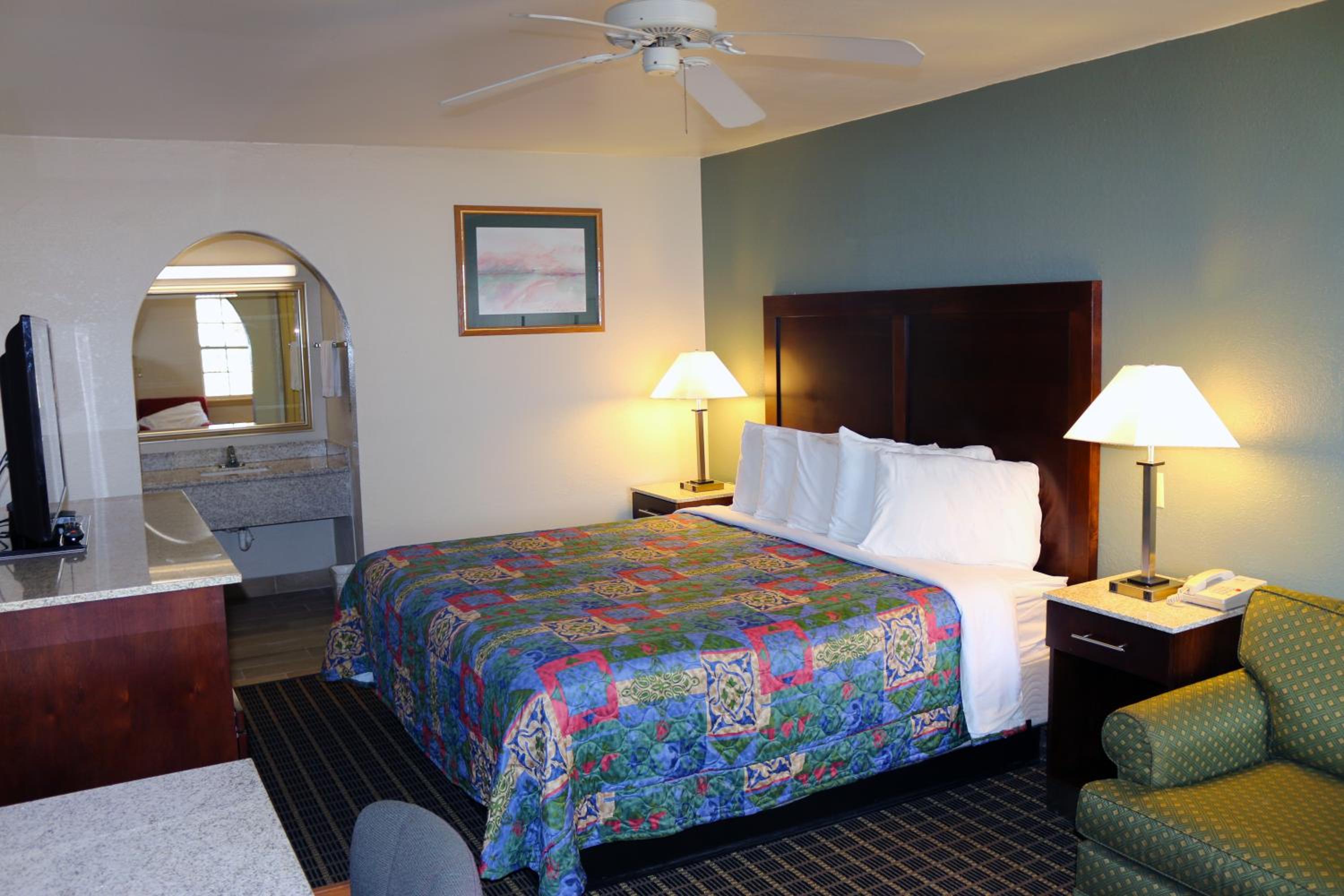 Great Western Inn & Suites view 3