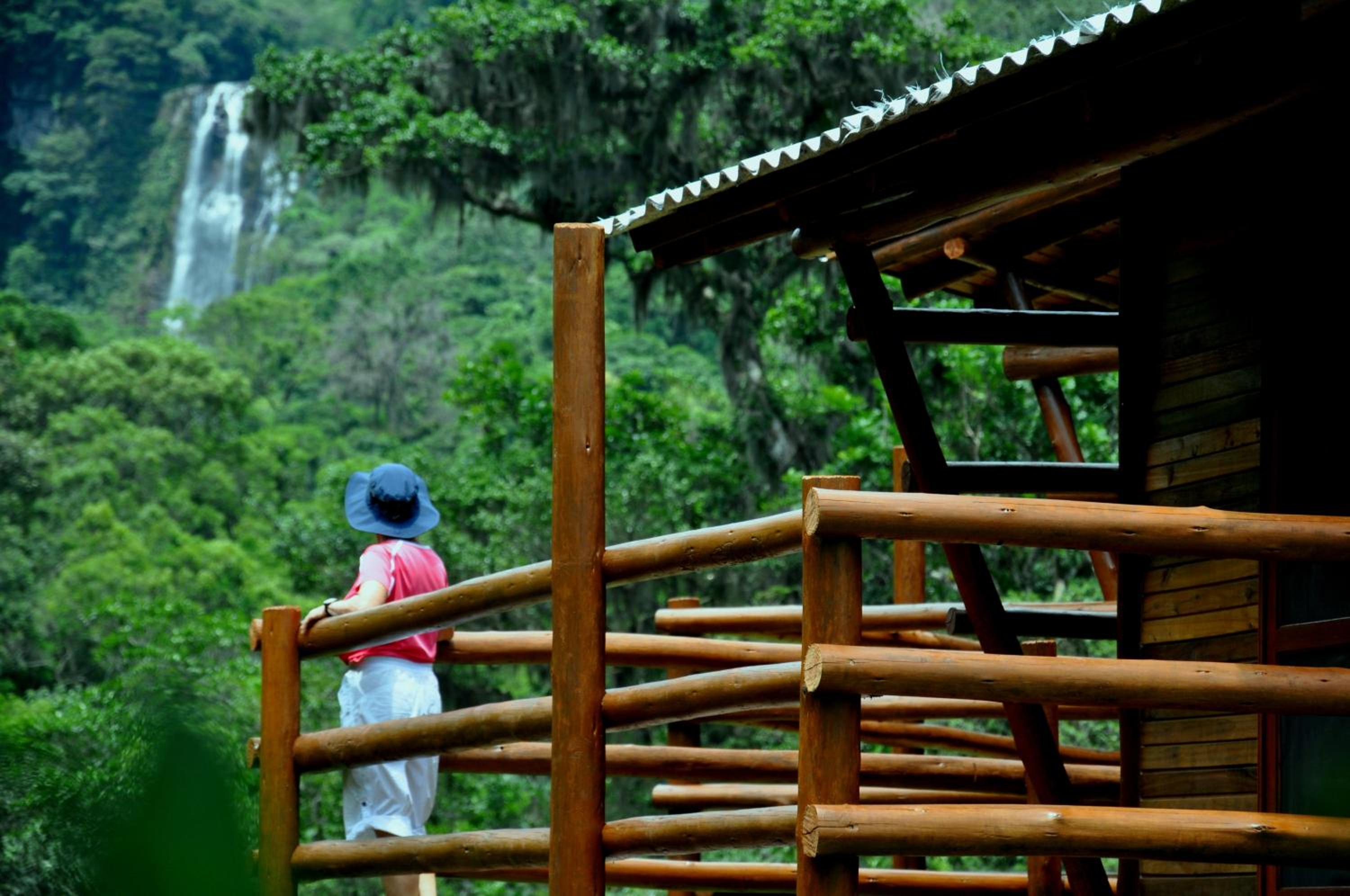 Cachoeira dos Borges Cabanas e Parque