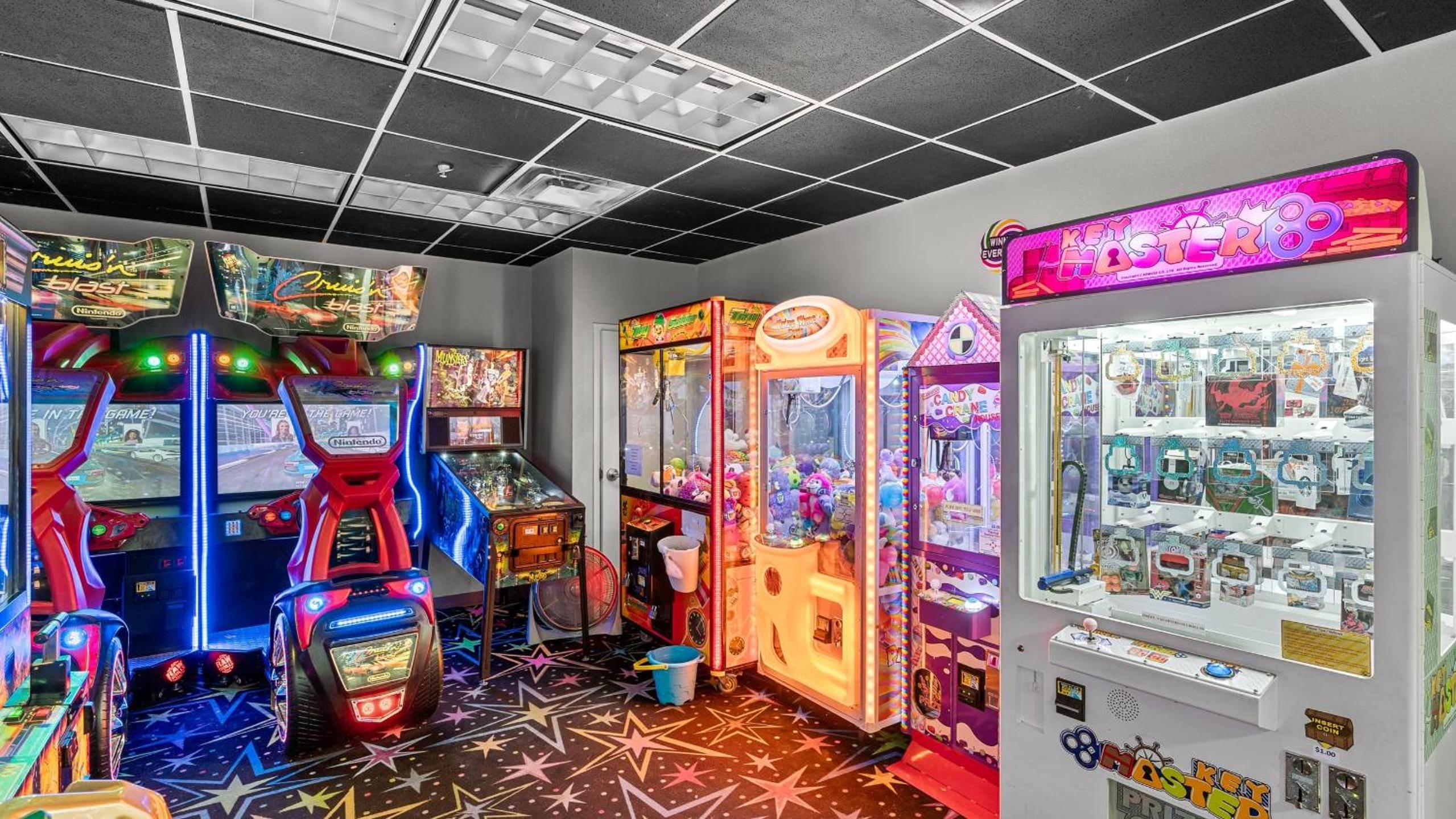 Gulf-Front PCB Condo w Balcony Resort Amenities Game Room Pools Beach Gear Tortuga 1301 by AvantStay