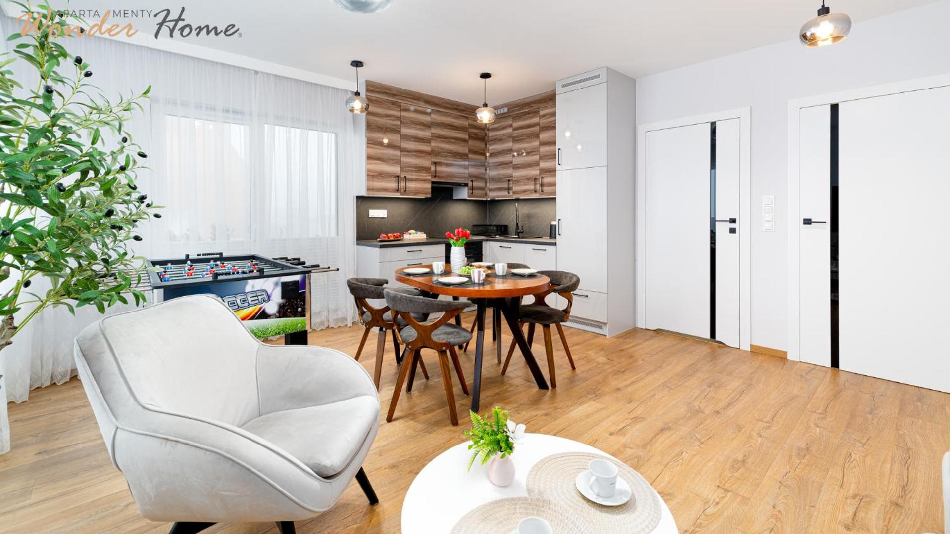 Wonder Home - Domki Hillside tuż przy stoku narciarskim - na terenie kompleksu plac zabaw i zewnętrzna siłownia, sklep, parking