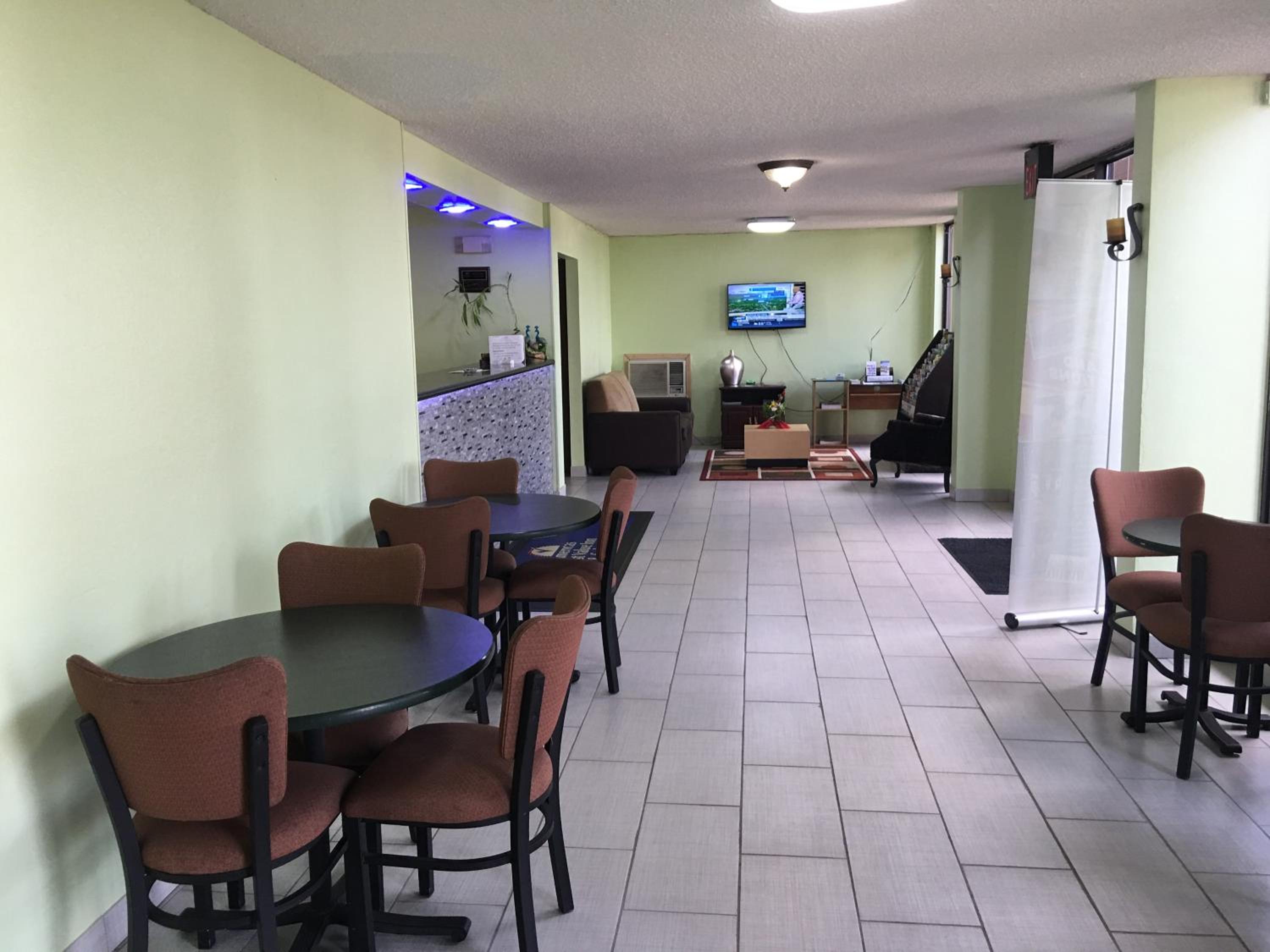 Americas Best Value Inn - Malvern view 5