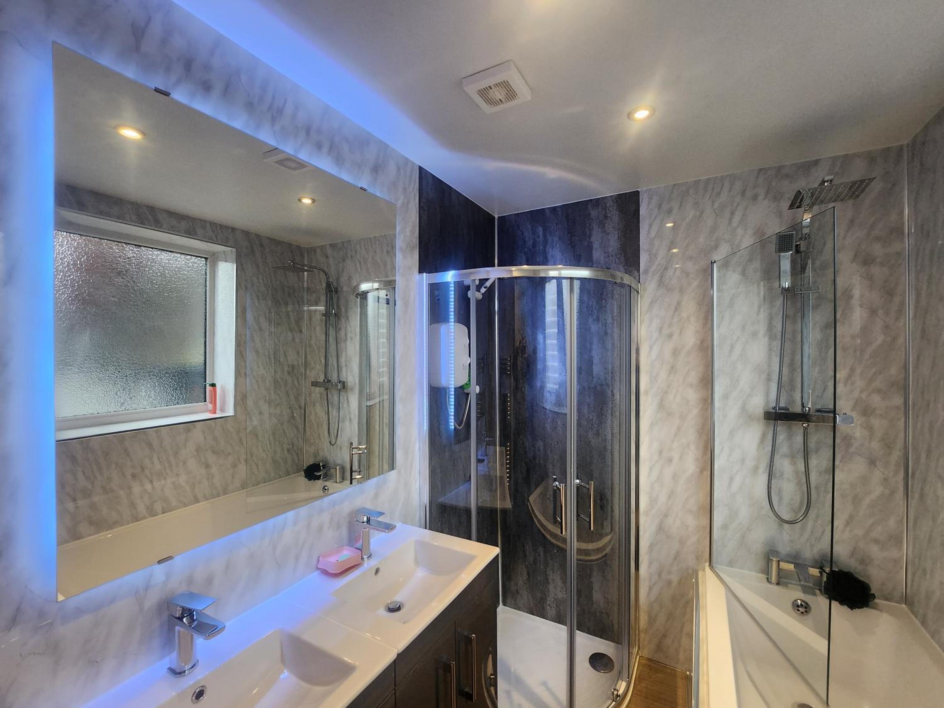 Charming Tudor Cottage White House Free Wifi Manchester