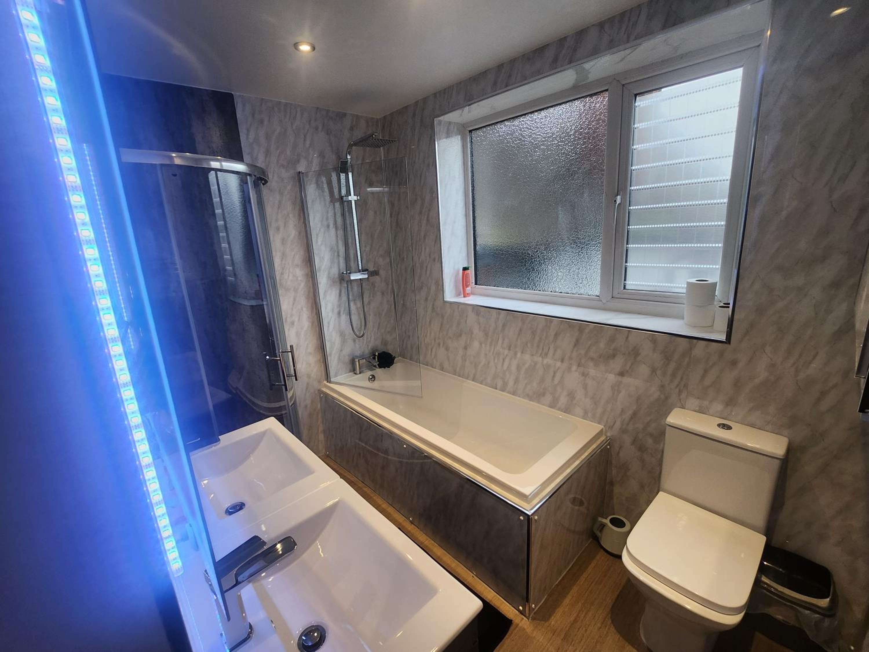 Charming Tudor Cottage White House Free Wifi Manchester
