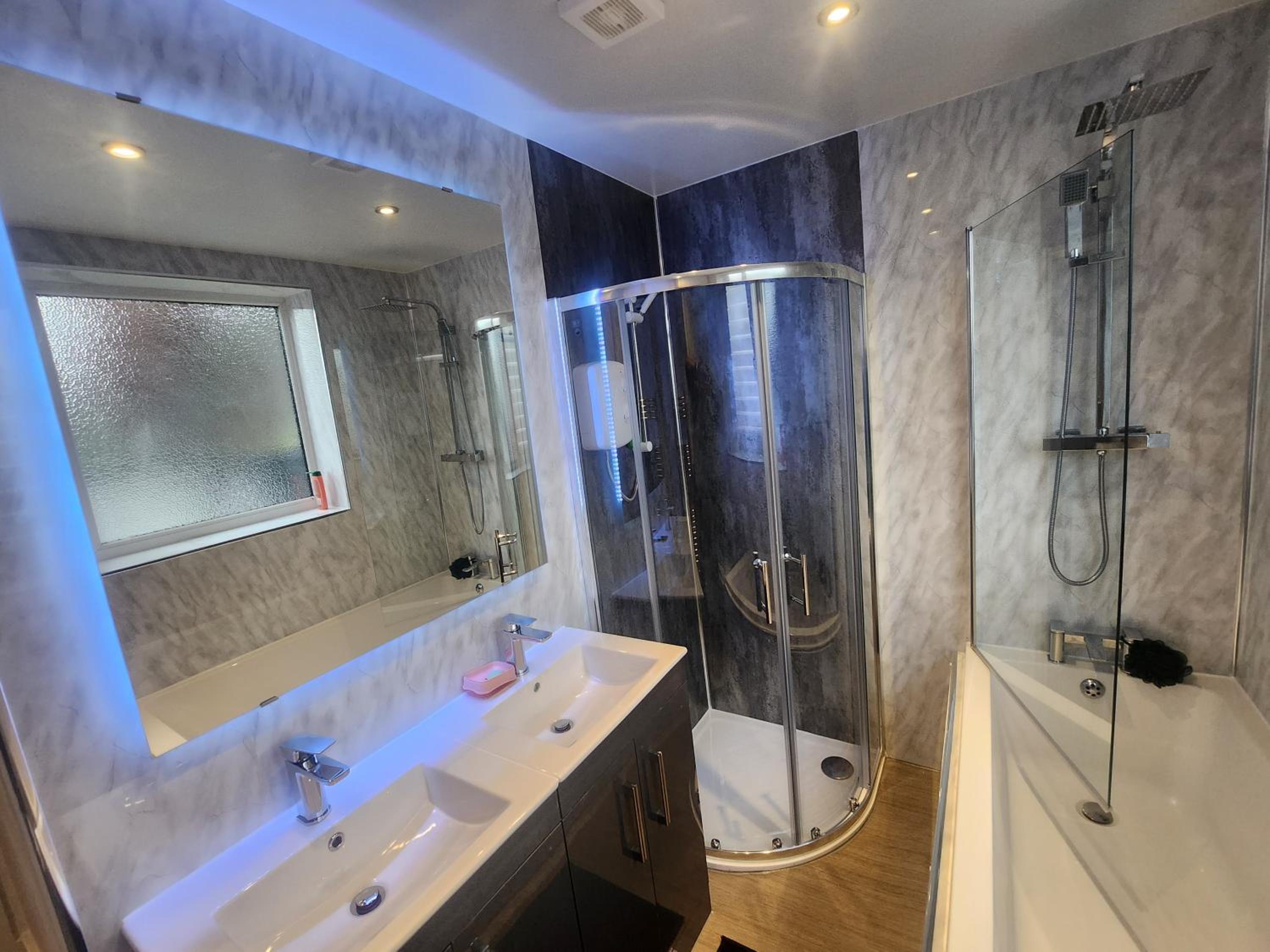Charming Tudor Cottage White House Free Wifi Manchester