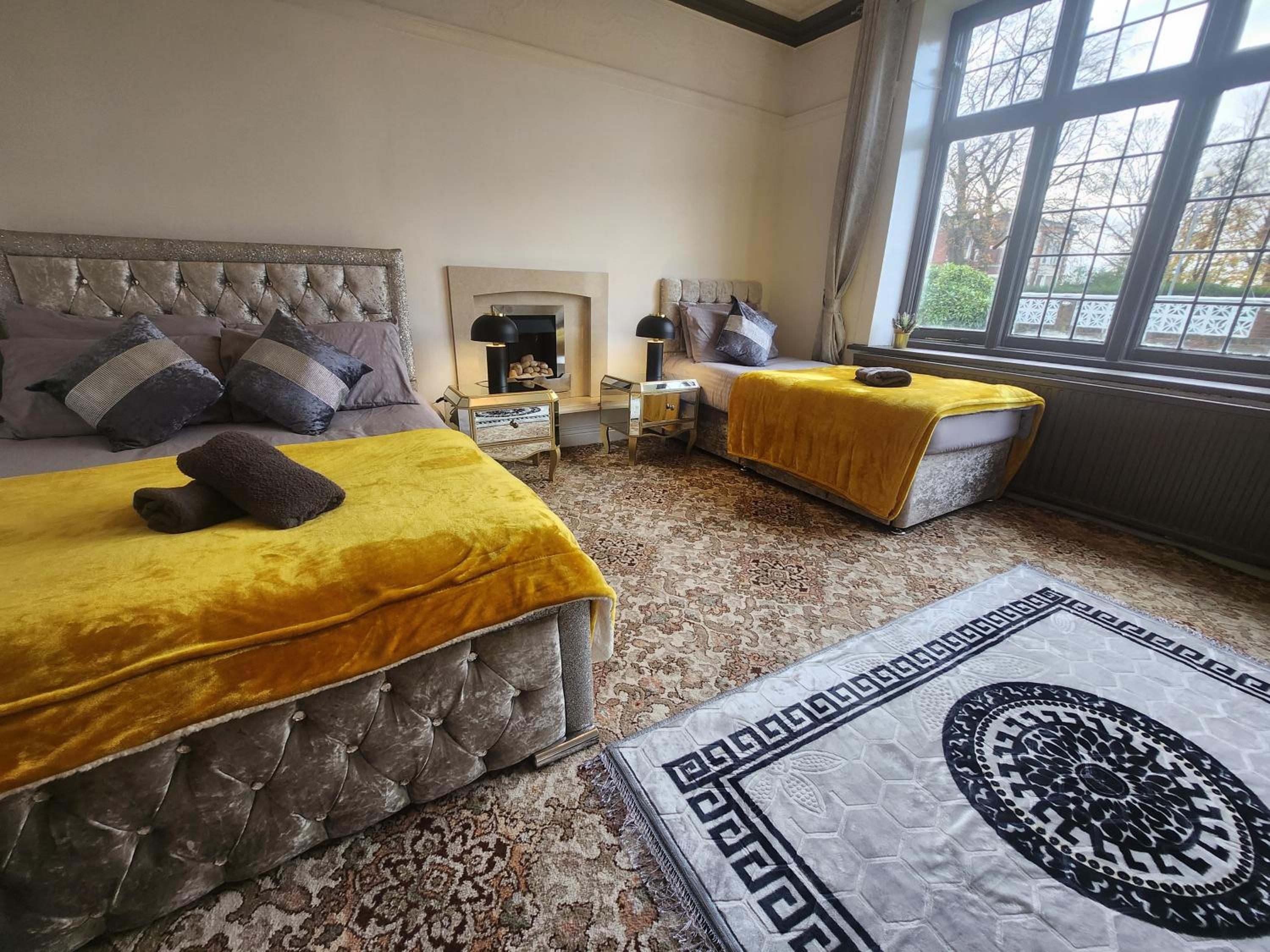 Charming Tudor Cottage White House Free Wifi Manchester