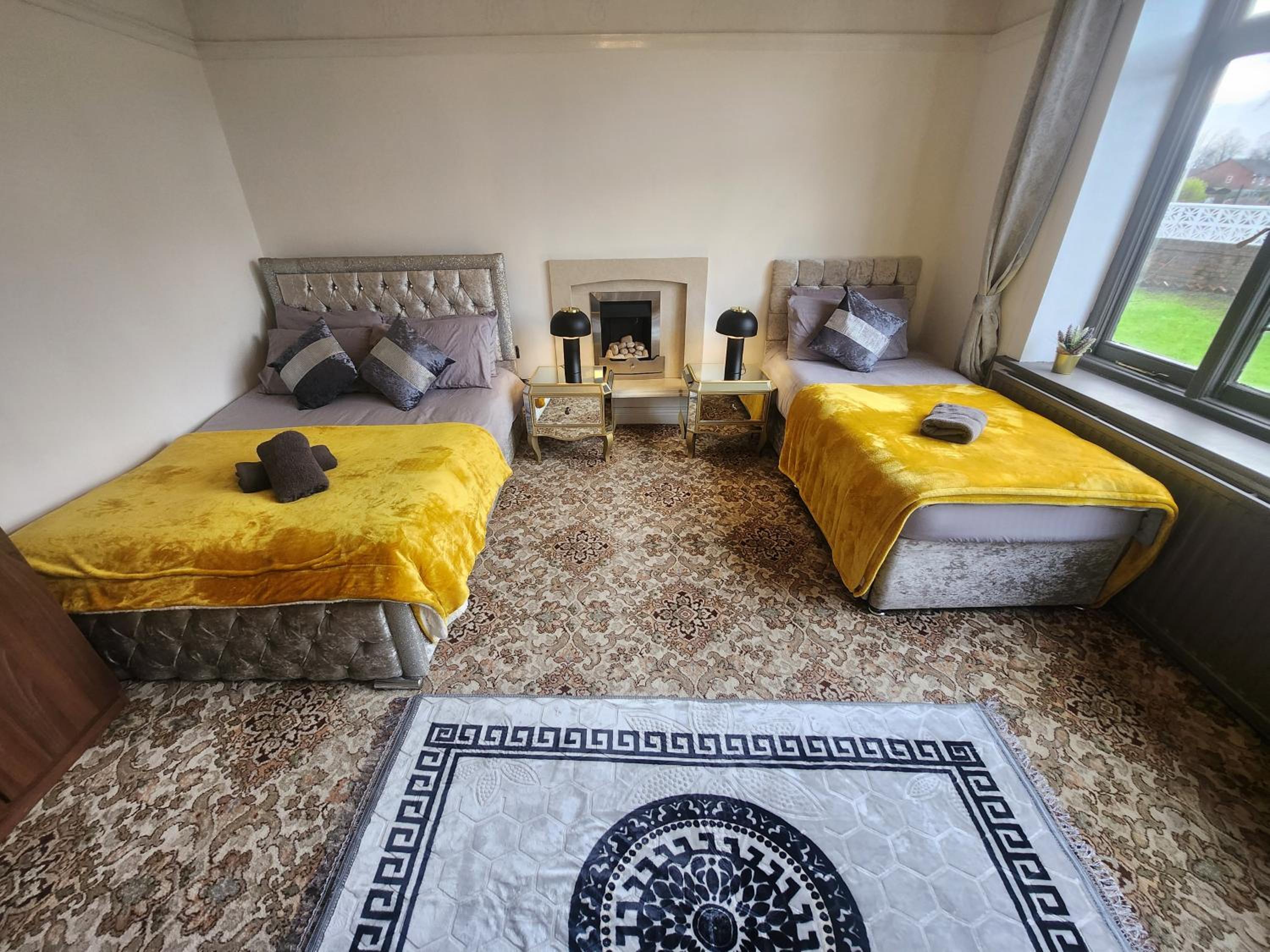 Charming Tudor Cottage White House Free Wifi Manchester