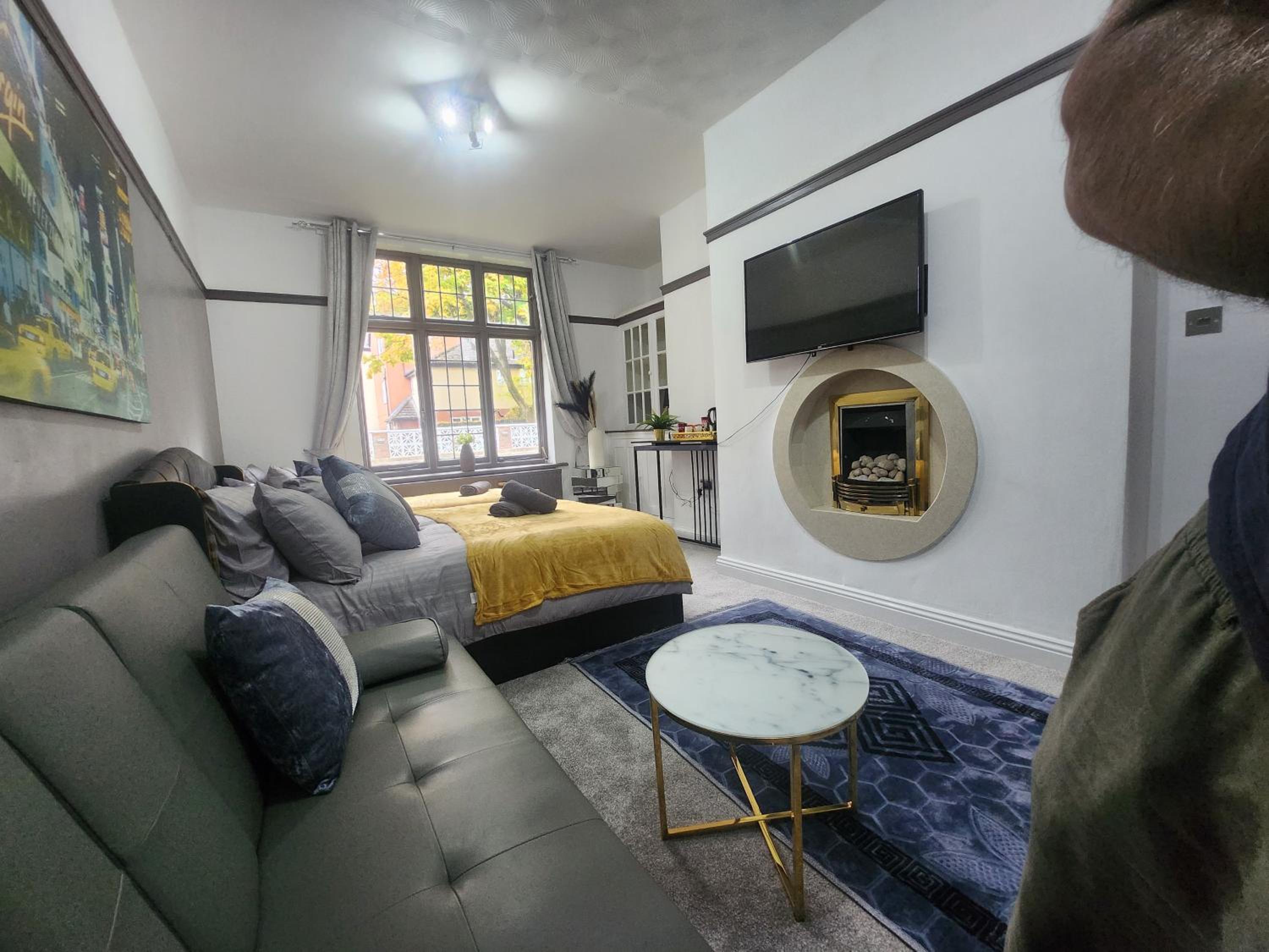Charming Tudor Cottage White House Free Wifi Manchester