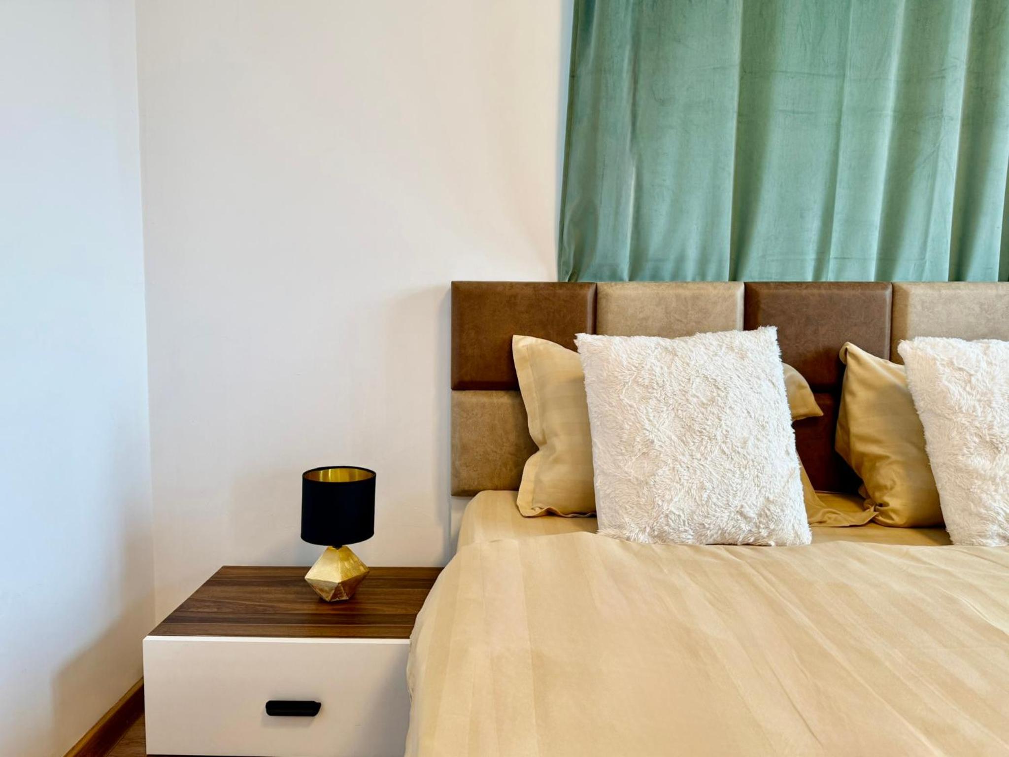 Panorama View Retreat - Elegant City Studio