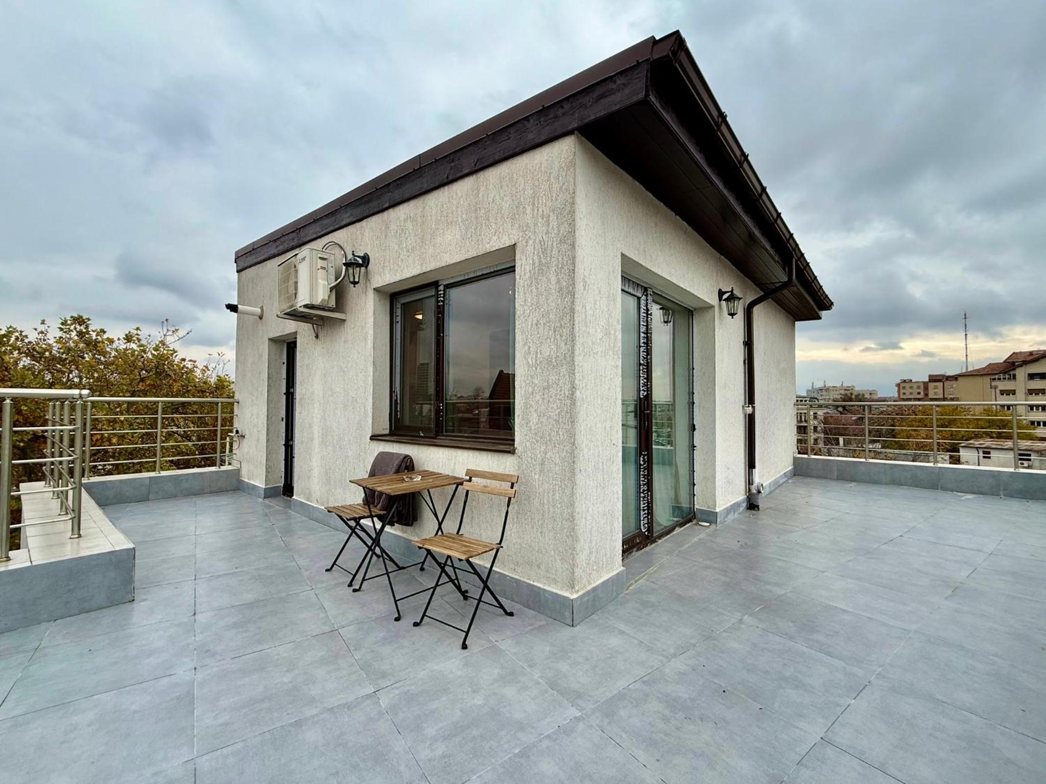 Panorama View Retreat - Elegant City Studio