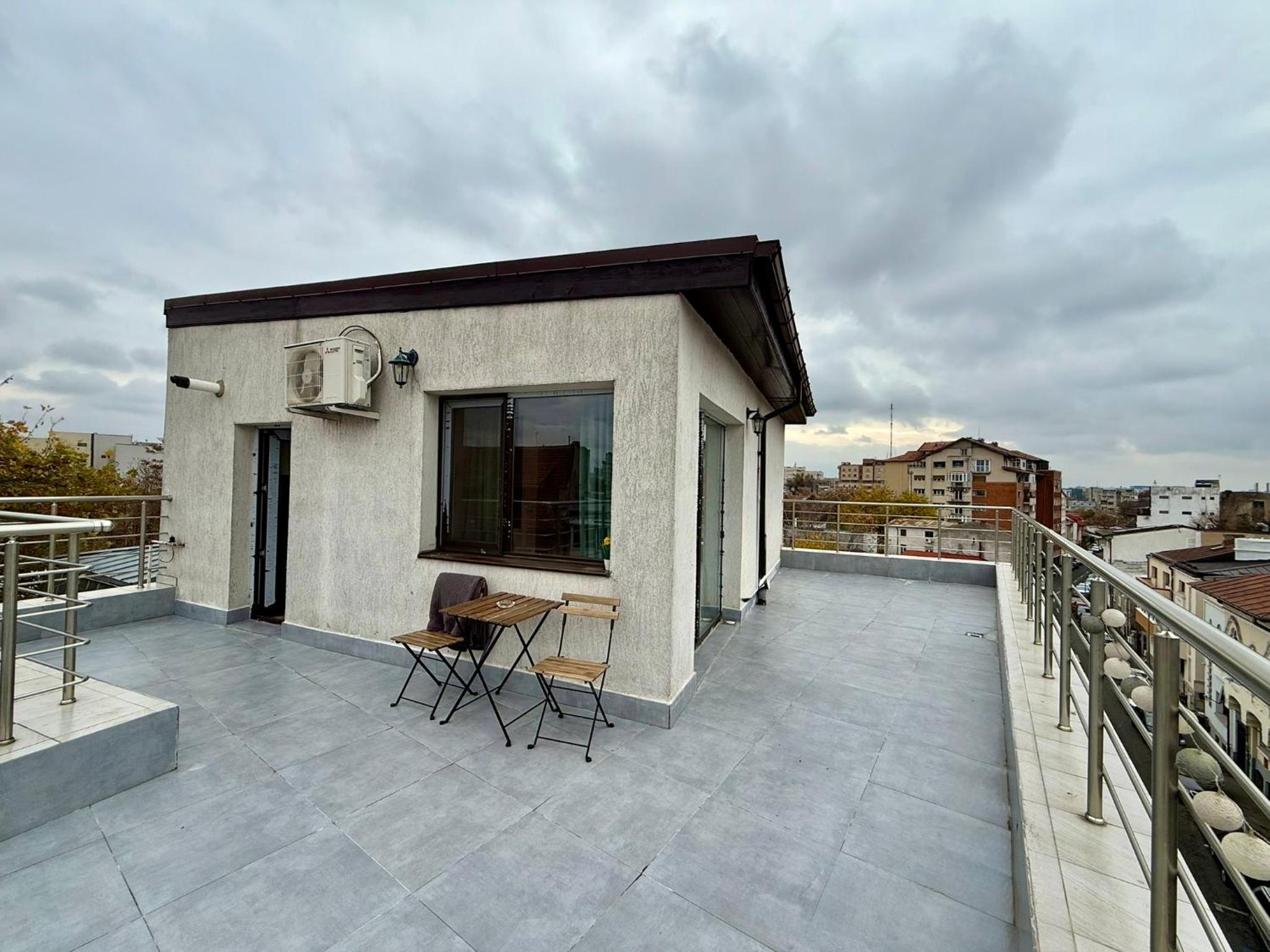 Panorama View Retreat - Elegant City Studio