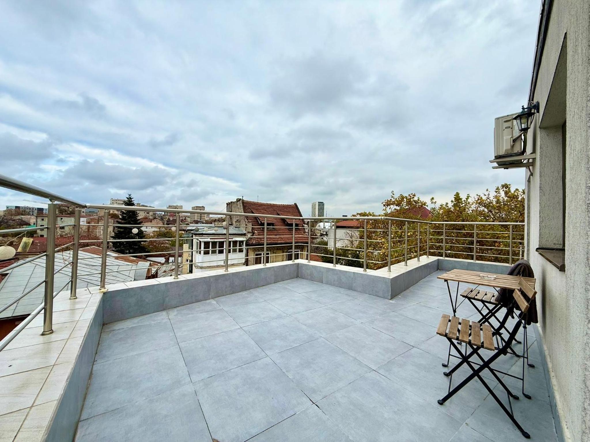 Panorama View Retreat - Elegant City Studio