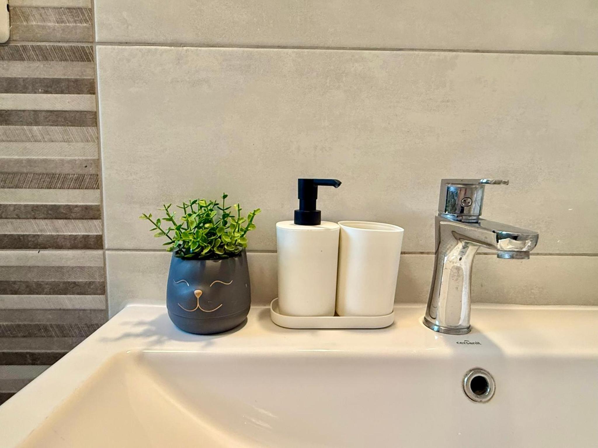 Panorama View Retreat - Elegant City Studio