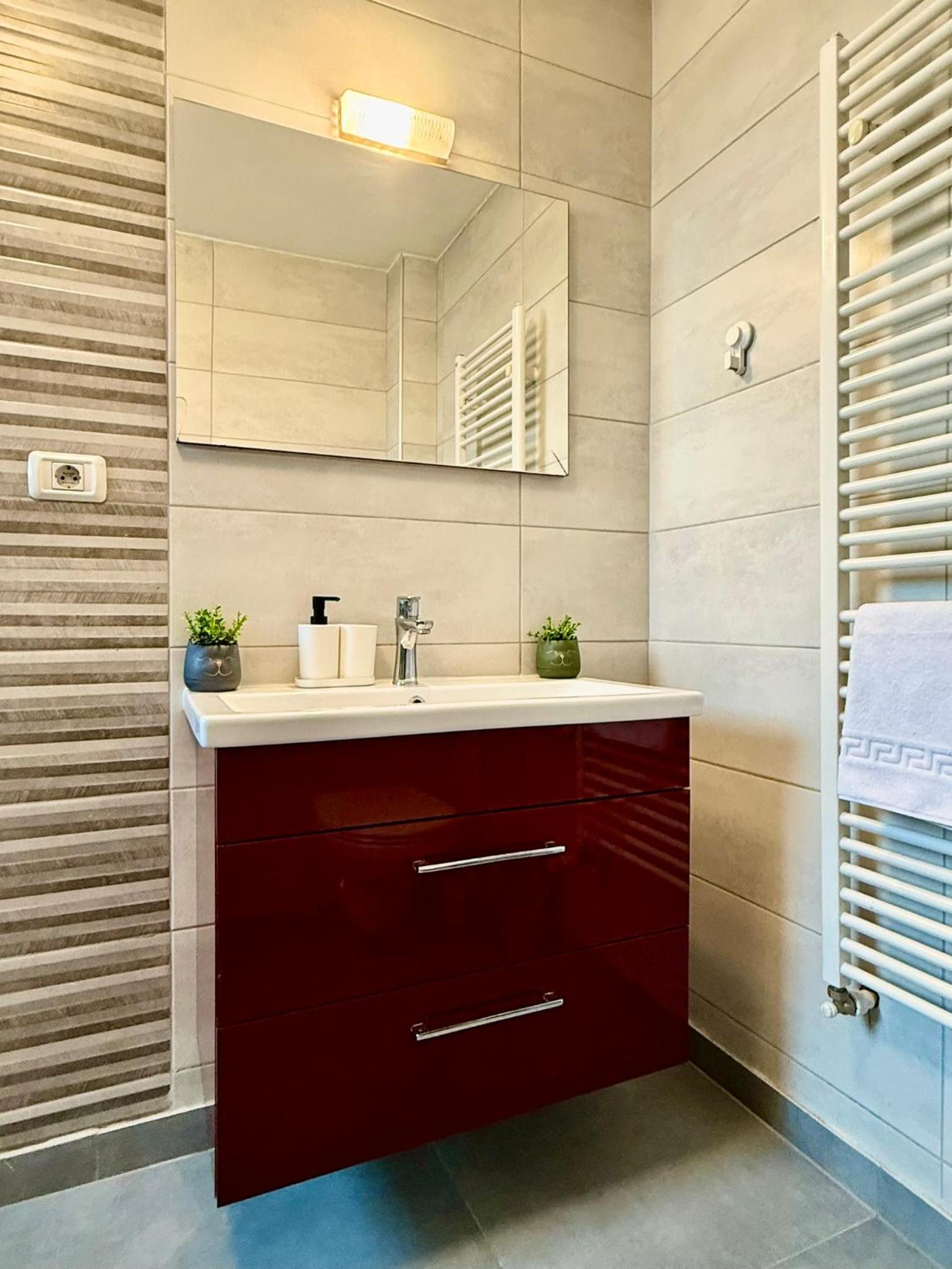 Panorama View Retreat - Elegant City Studio