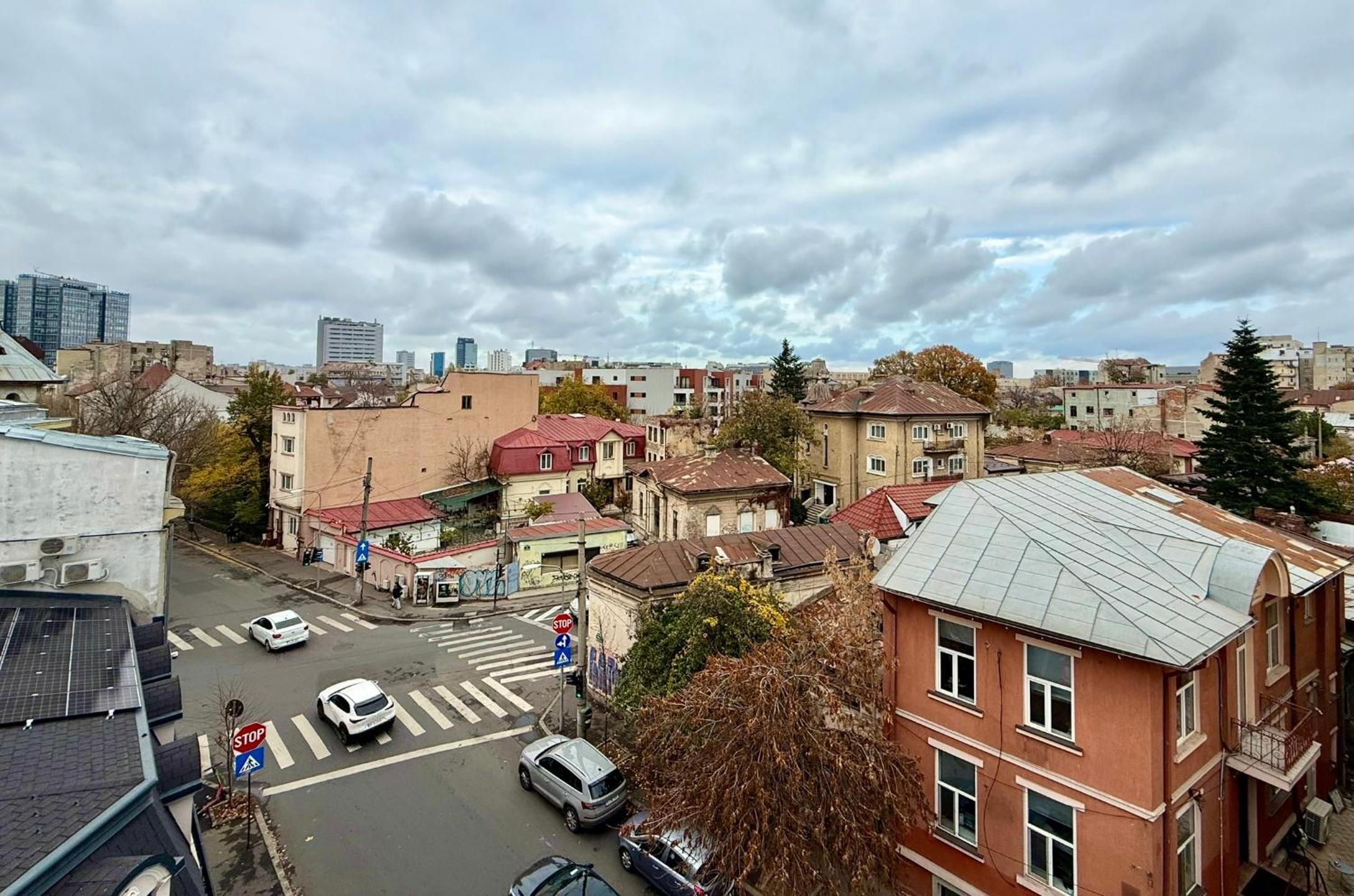 Panorama View Retreat - Elegant City Studio