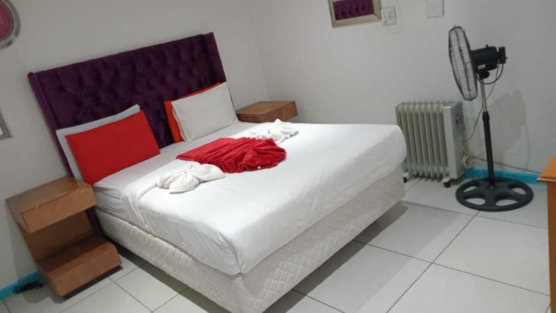 Neo & Ruks excellent Rooms