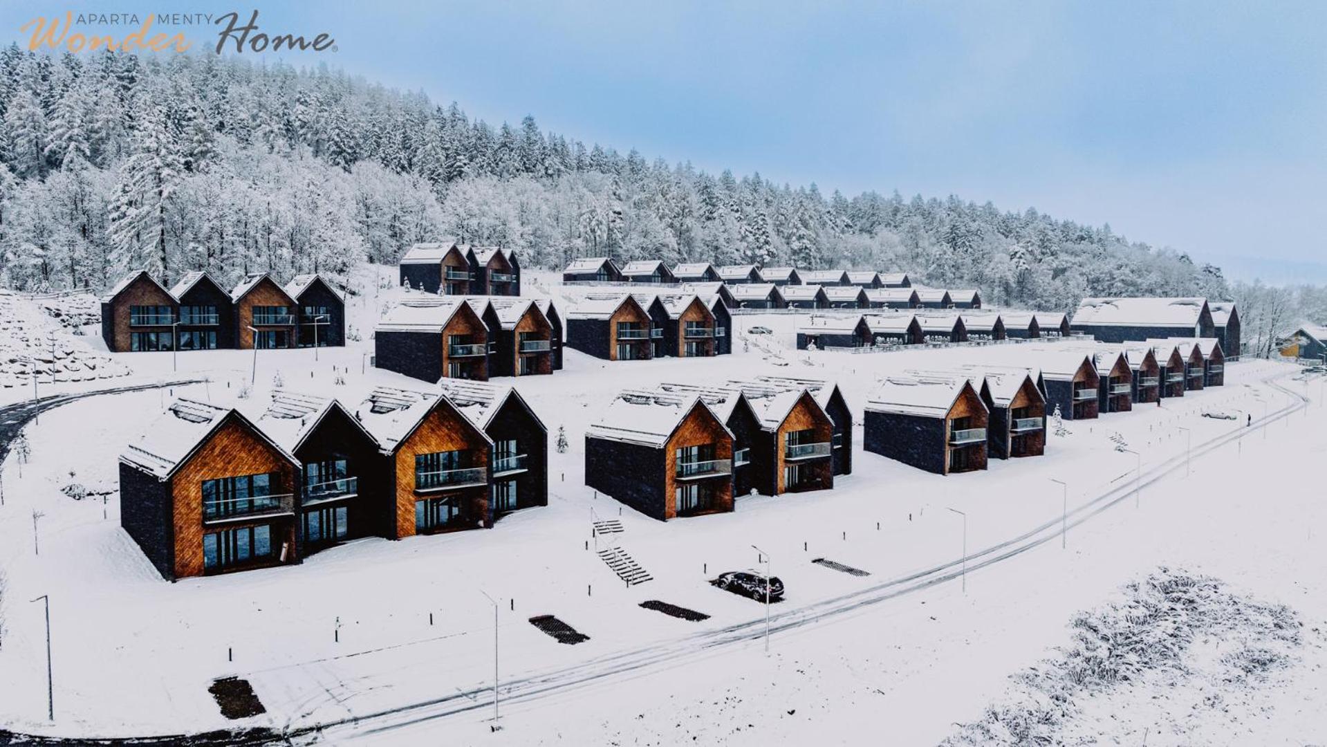 Wonder Hill - bajkowy widok na góry i zalew, strefa wellness na terenie kompleksu