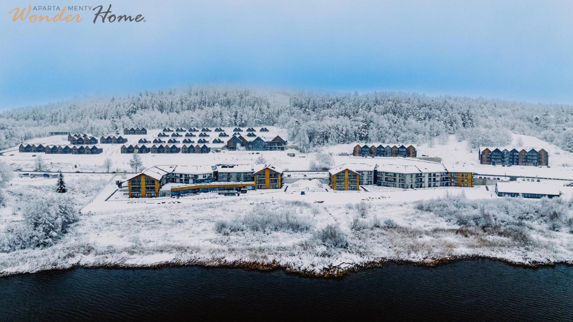 Wonder Hill - bajkowy widok na góry i zalew, strefa wellness na terenie kompleksu
