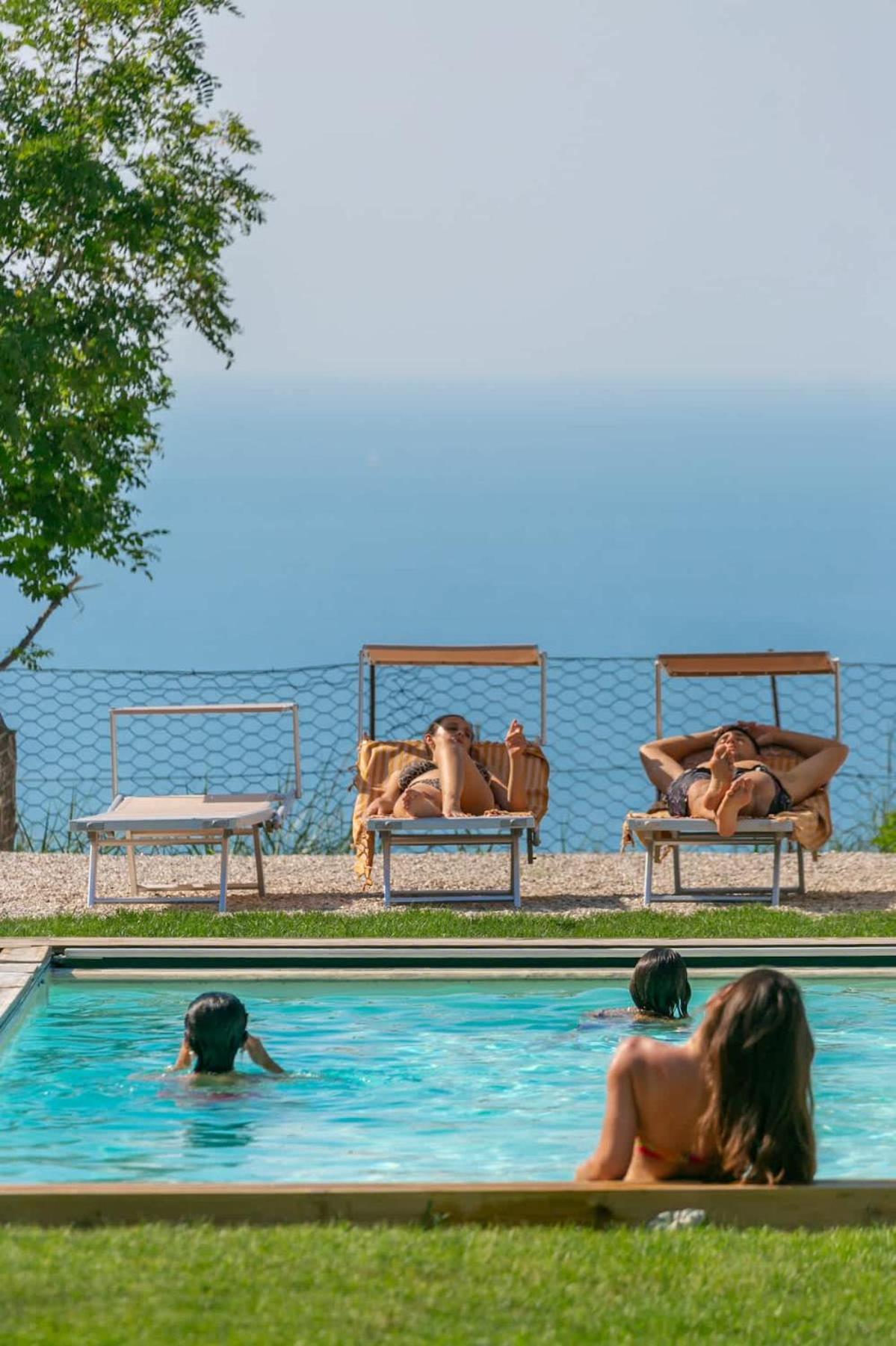 Terrazza Incanti - Piscina e Magia al Tramonto