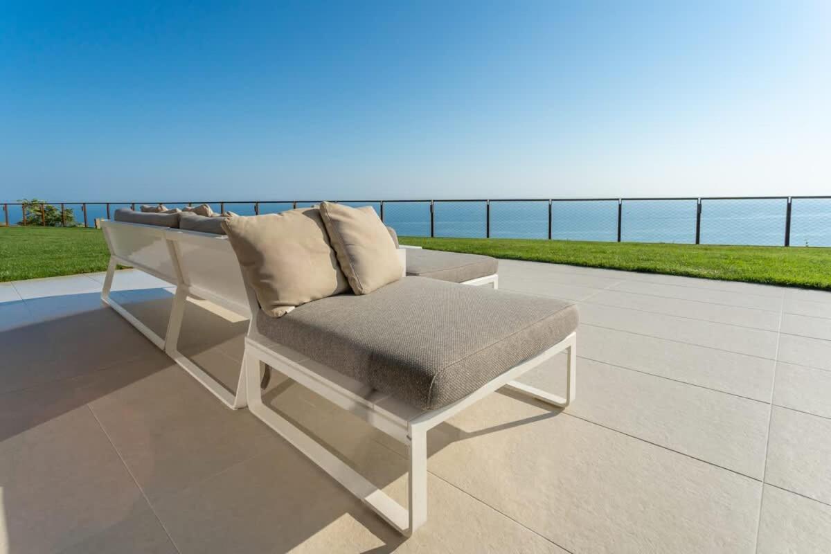 Terrazza Incanti - Piscina e Magia al Tramonto