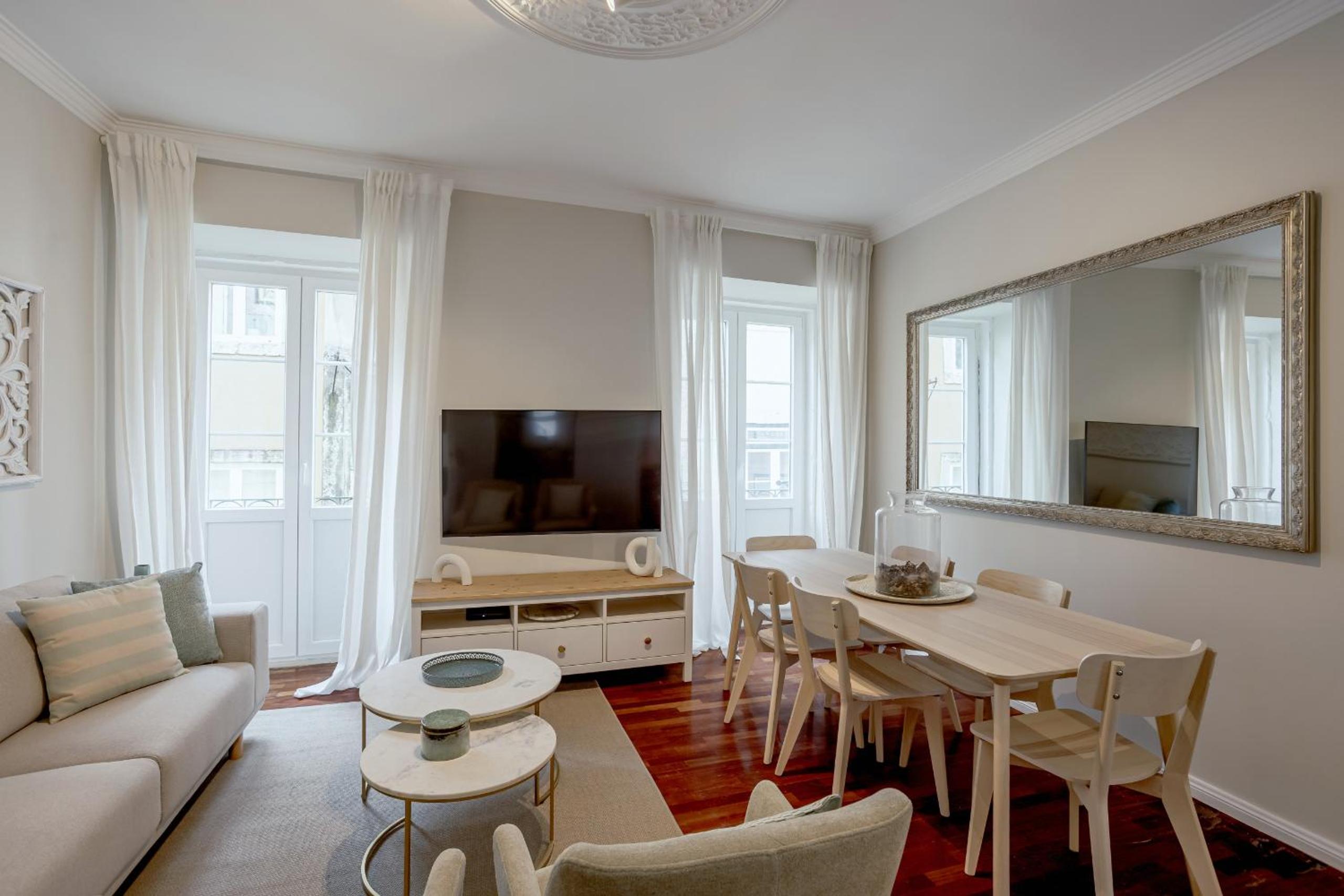 Bairro Alto Elegant by Homing