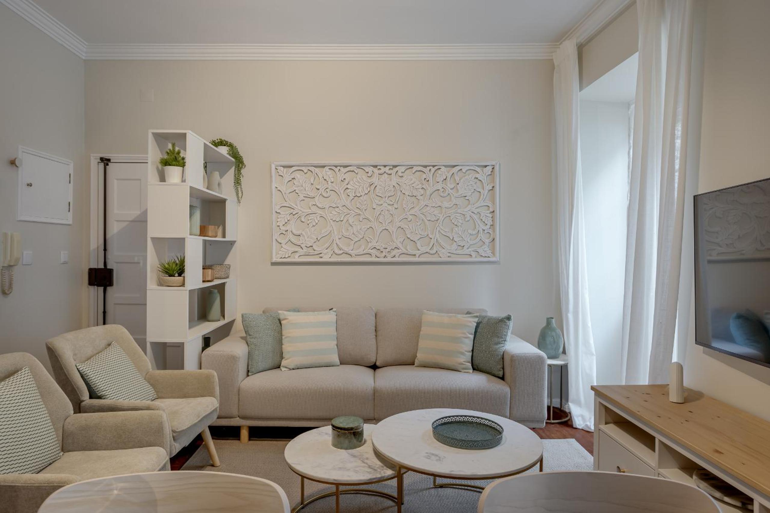 Bairro Alto Elegant by Homing