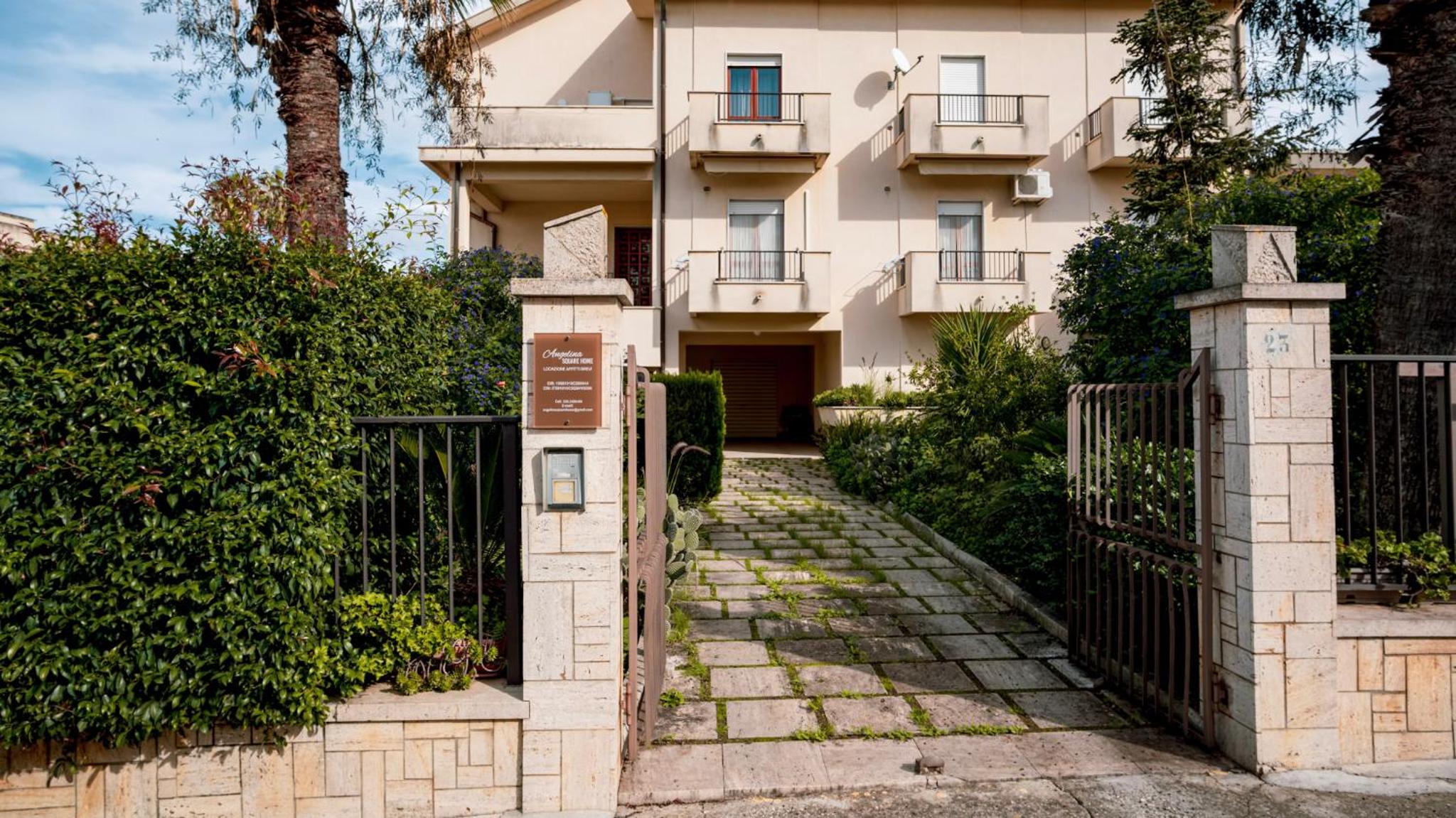Angelina Square Home