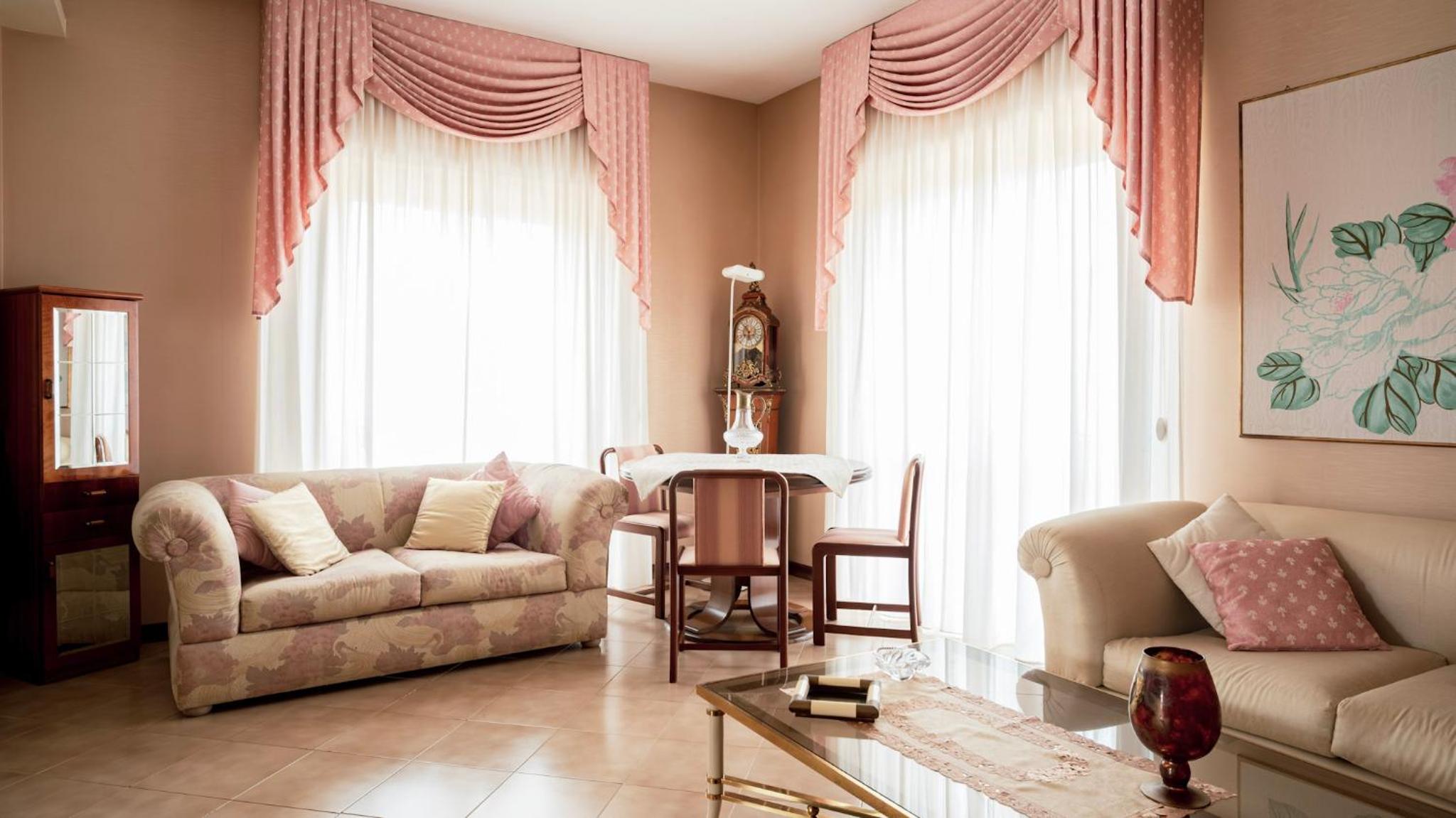 Angelina Square Home