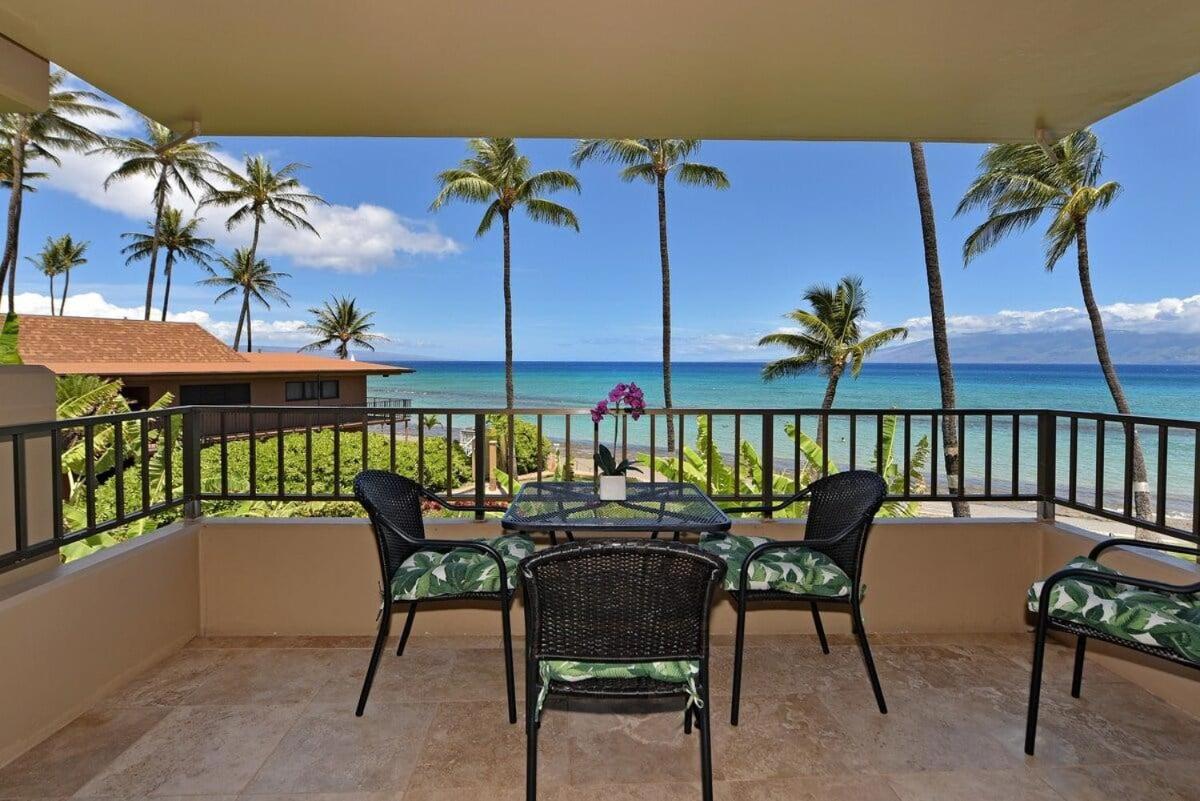 Paki Maui 207 · PM 207 BeachFront 1BD w Ocean View