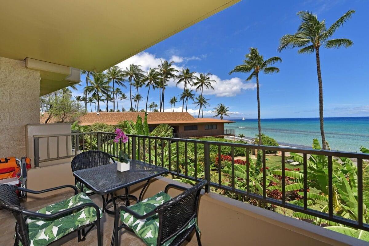 Paki Maui 207 · PM 207 BeachFront 1BD w Ocean View