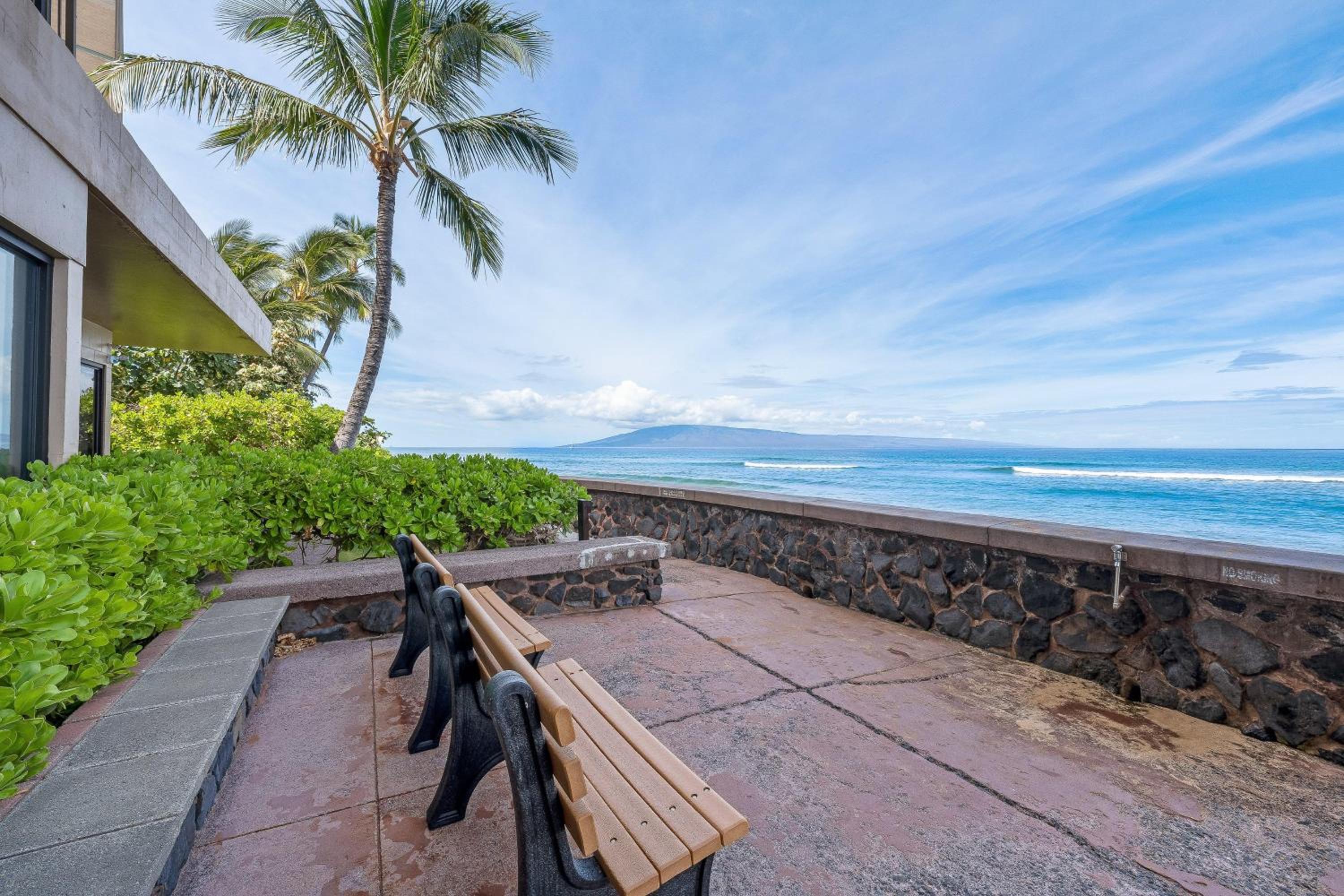 Maui Kai 601 · MK 601 Remodeled Oceanfront Condo w AC Pool