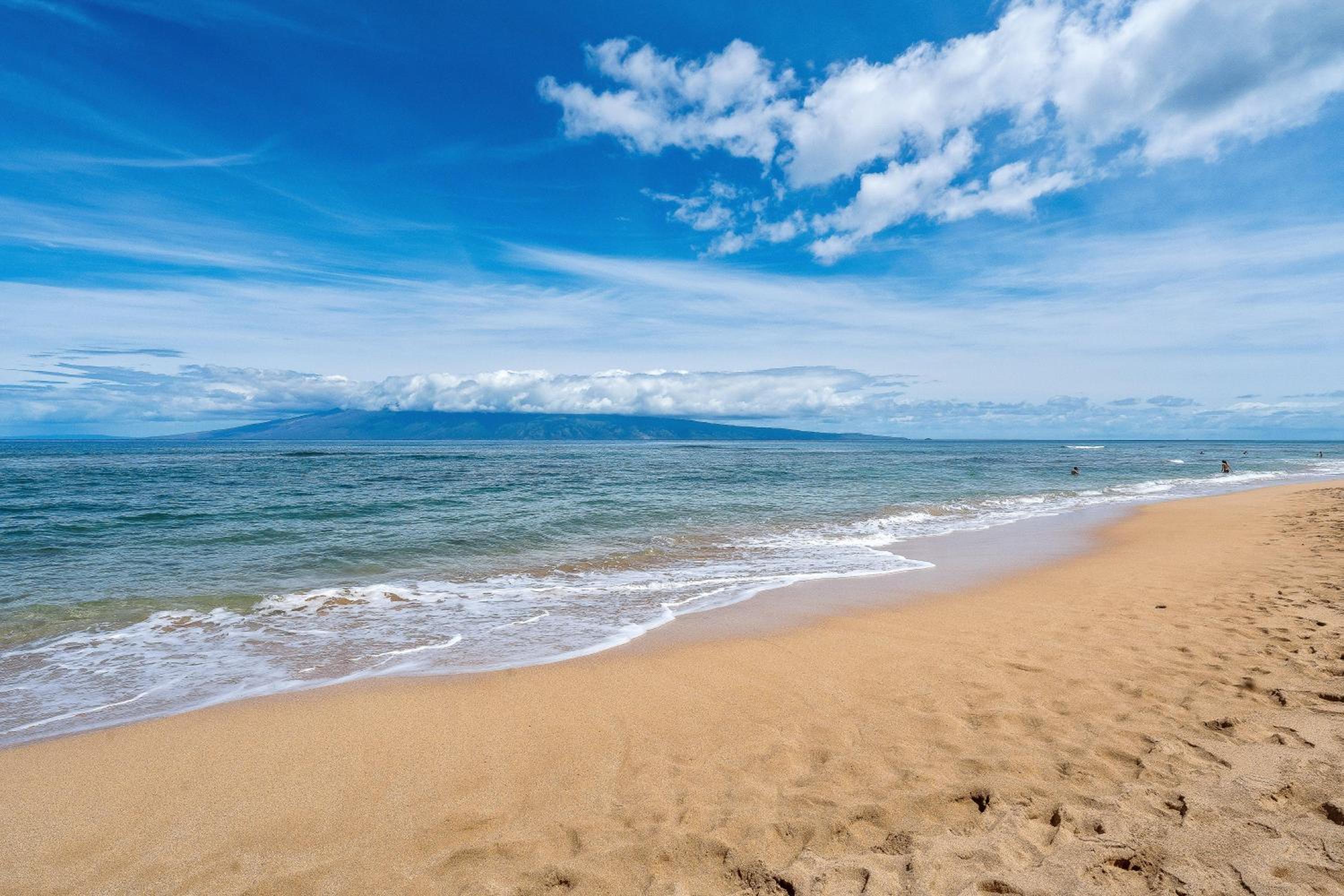 Maui Kai 601 · MK 601 Remodeled Oceanfront Condo w AC Pool