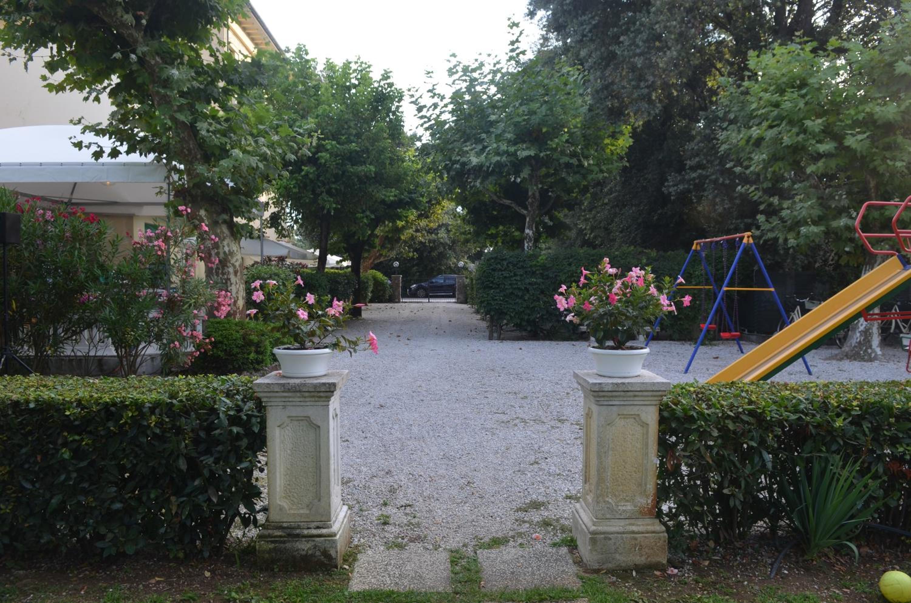 Photo 40