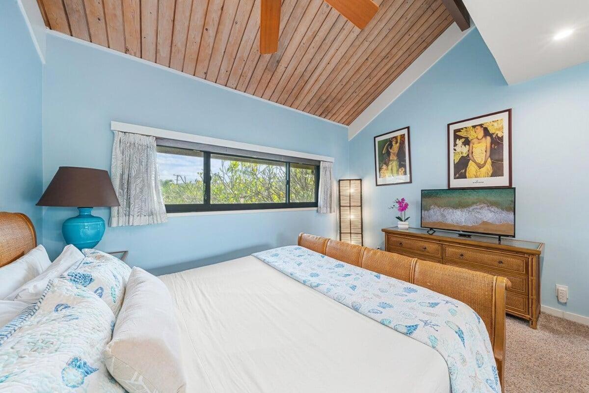 Kahana Village 3 · KHV 3 Remodeled 2BD Condo with Oceanfront Lan