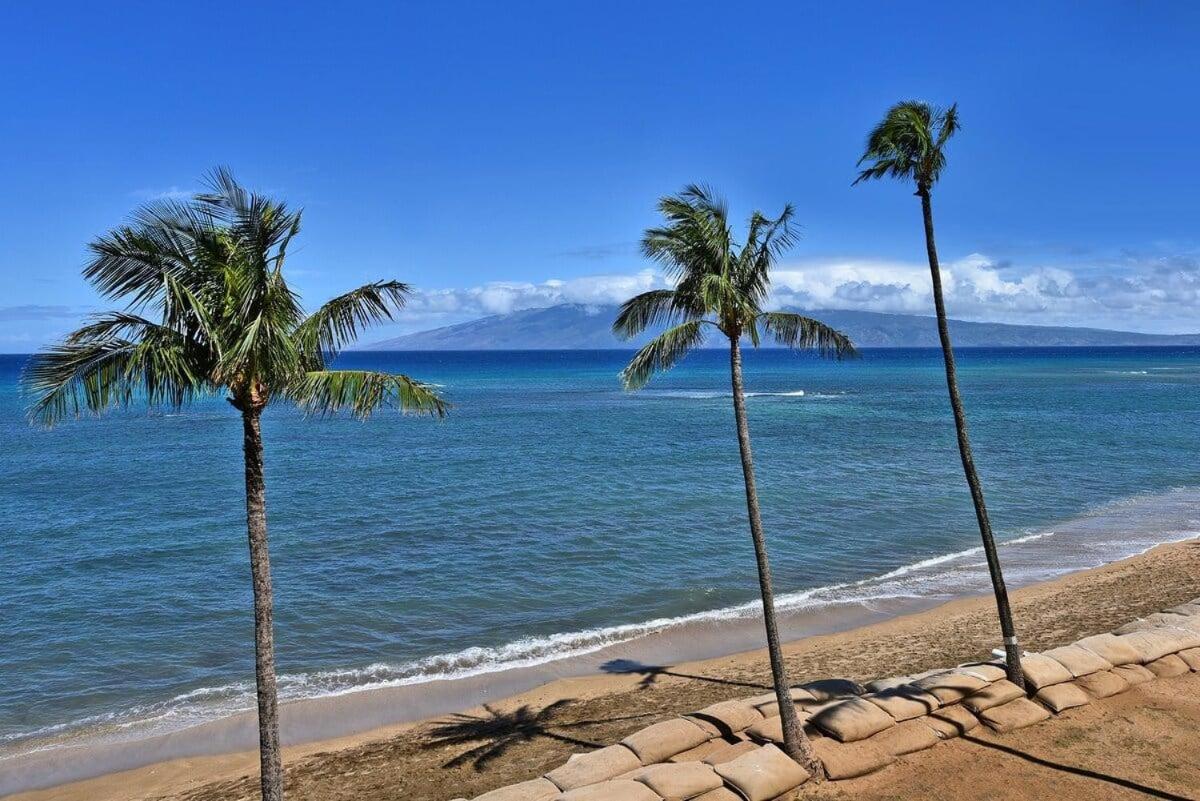 Valley Isle 407 · VI 407 BeachFront Studio w Pool