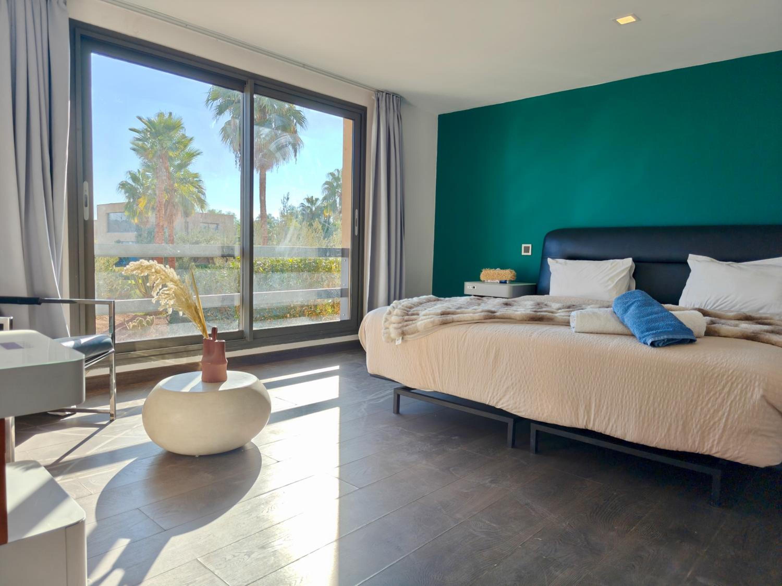 Duplex Premium 3 Suites, Style Villa, Terrasse & Accès direct piscine, Oliver Palm Resort Marrakech