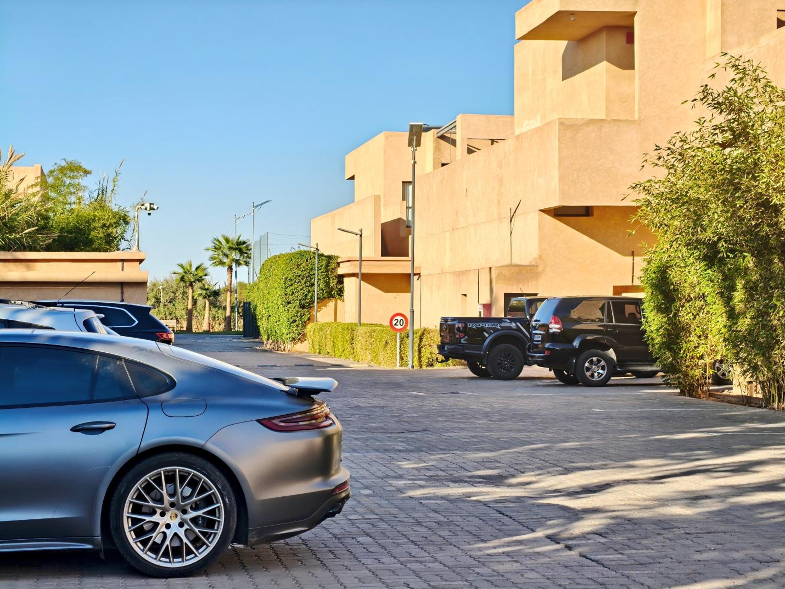 Duplex Premium 3 Suites, Style Villa, Terrasse & Accès direct piscine, Oliver Palm Resort Marrakech