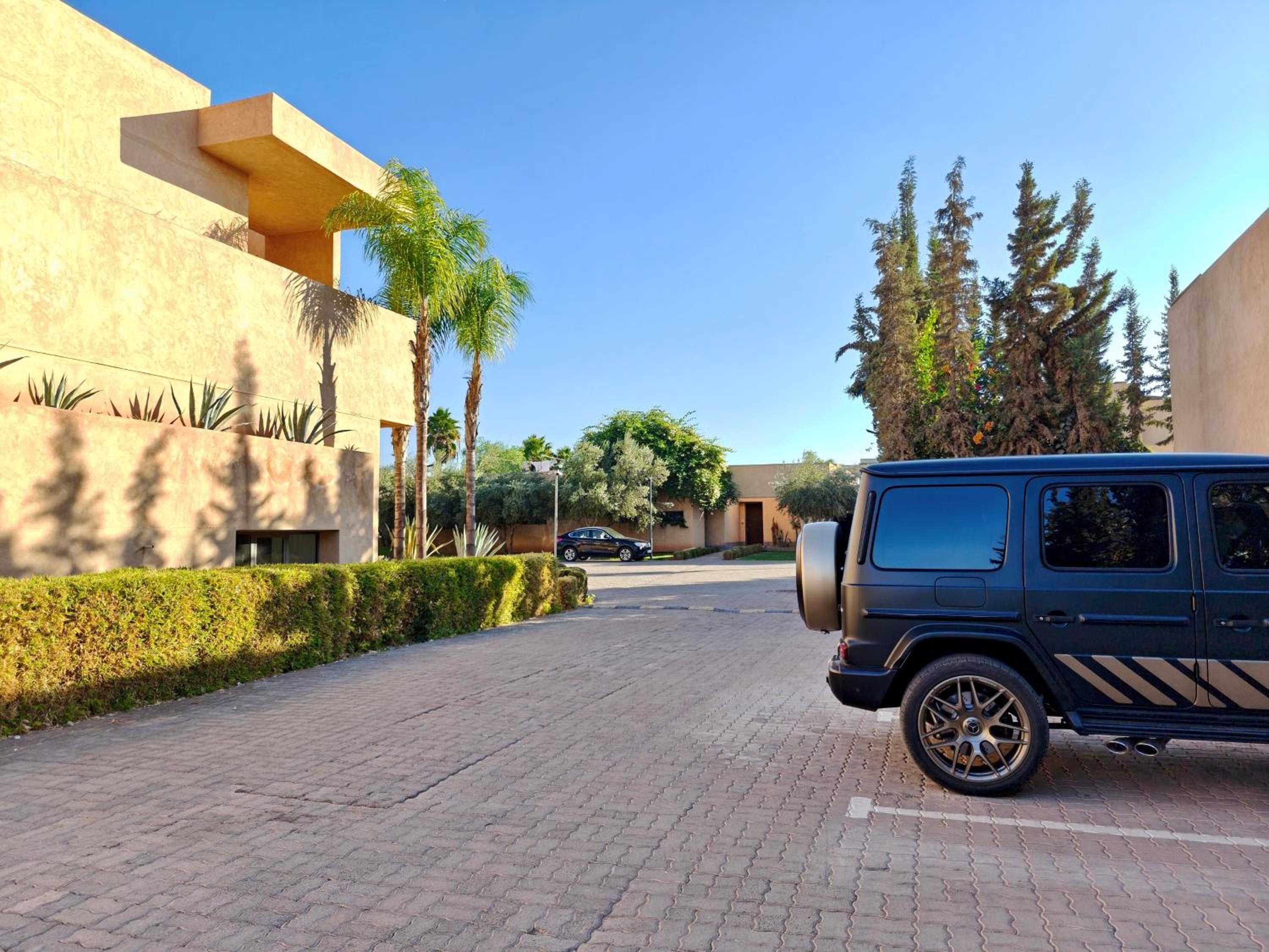 Duplex Premium 3 Suites, Style Villa, Terrasse & Accès direct piscine, Oliver Palm Resort Marrakech