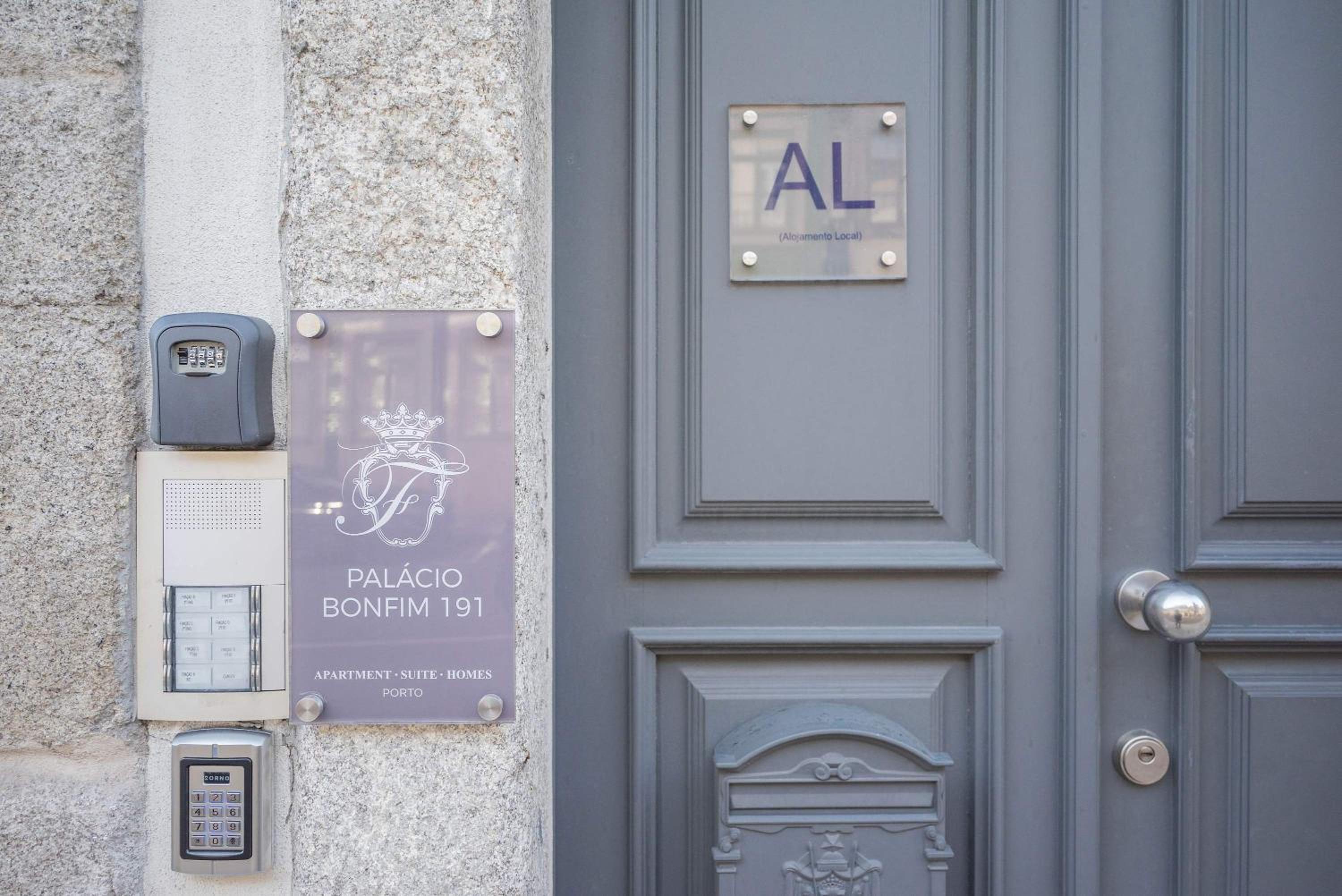 Liiiving in Porto - Design Palace Studio