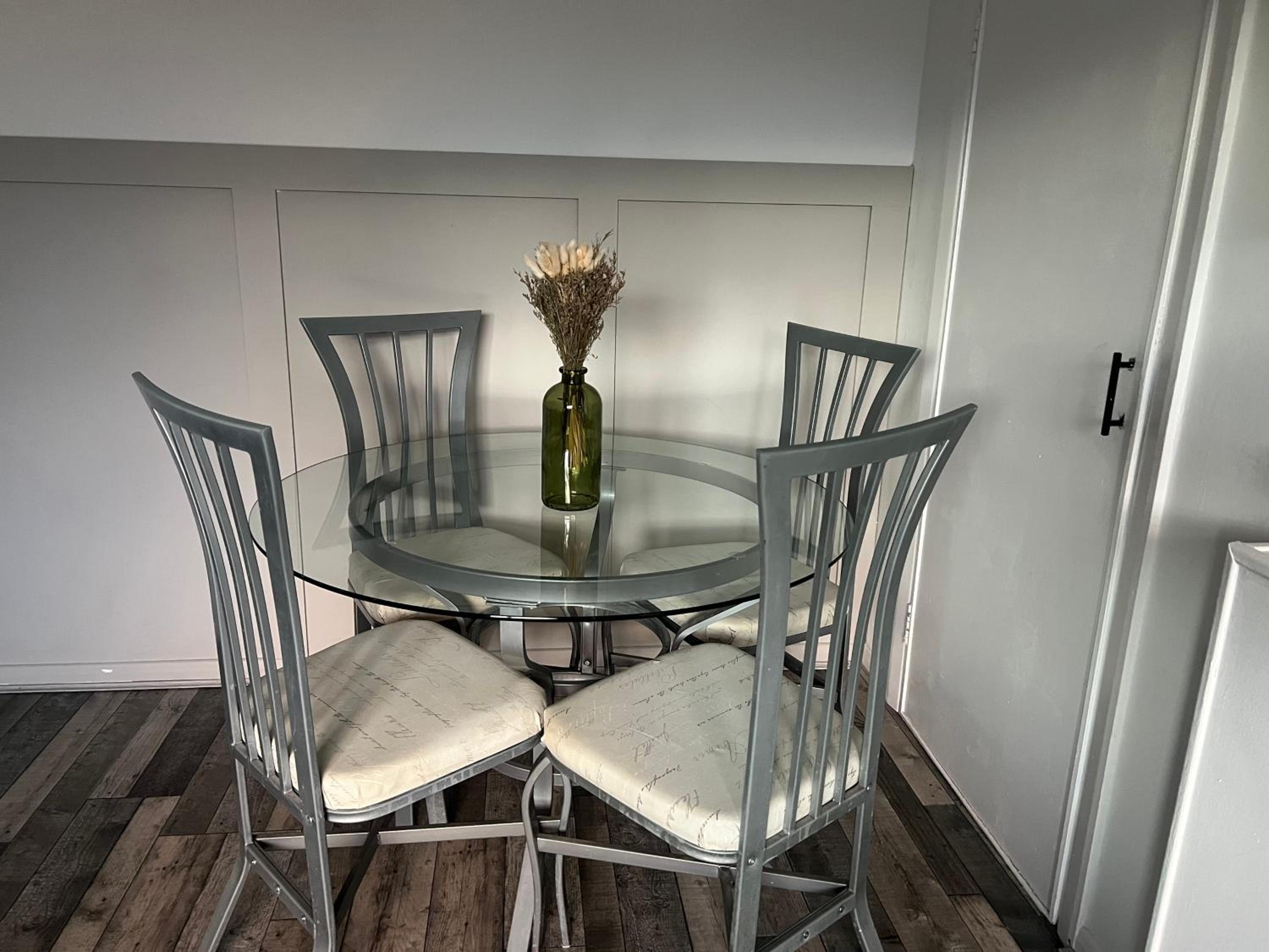Wimbledon Central Stylish 2-Bedroom Apartment!